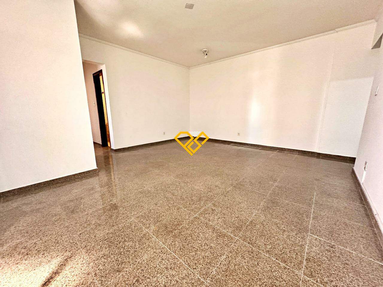 Apartamento à venda no Ponta da Praia: Sala