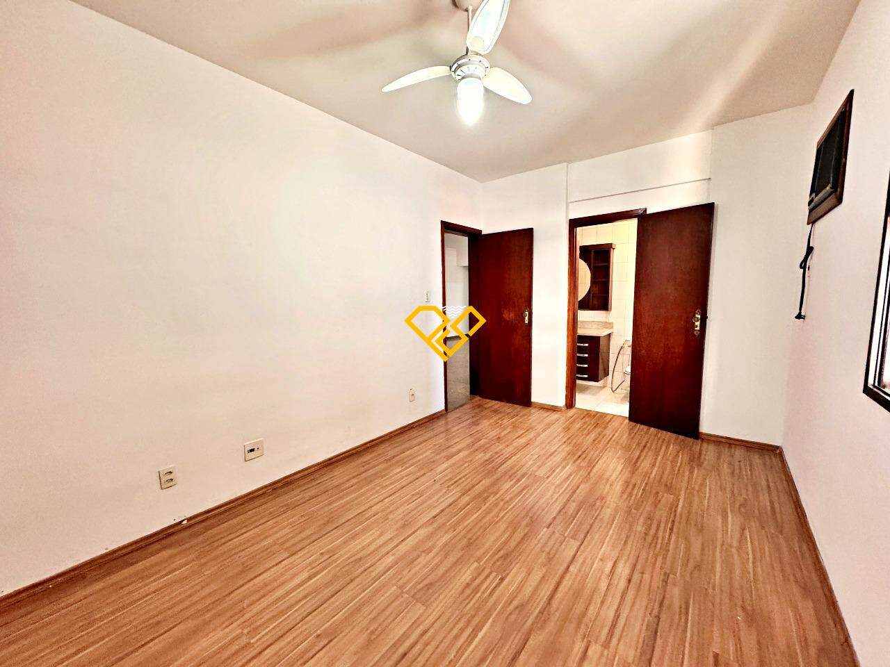 Apartamento à venda no Ponta da Praia: Dormitório 1 - suíte