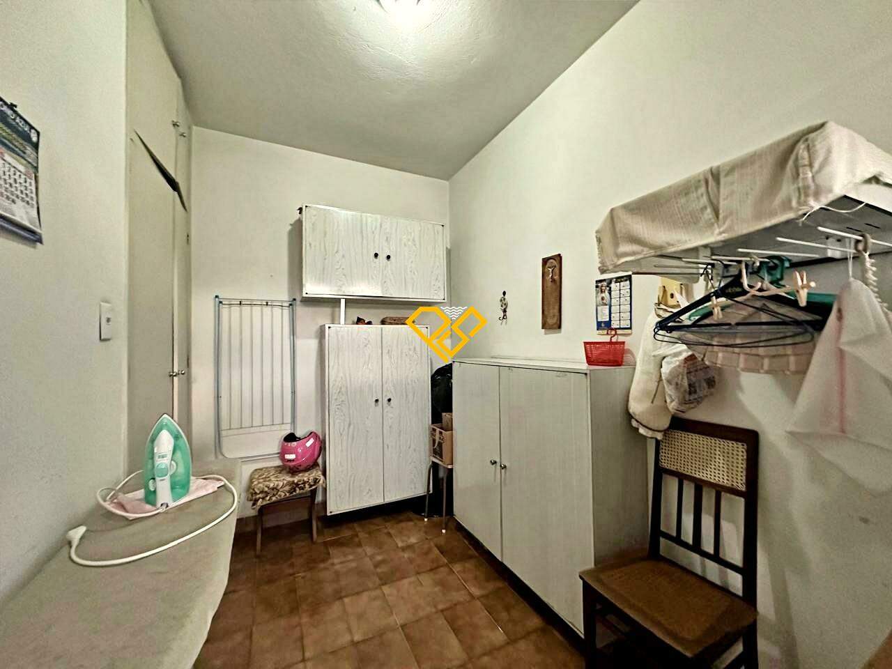 Apartamento à venda no Gonzaga: Dependência