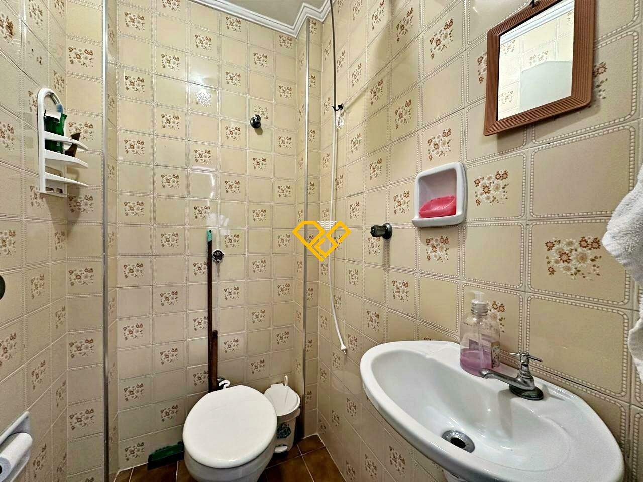 Apartamento à venda no Gonzaga: Wc de serviço