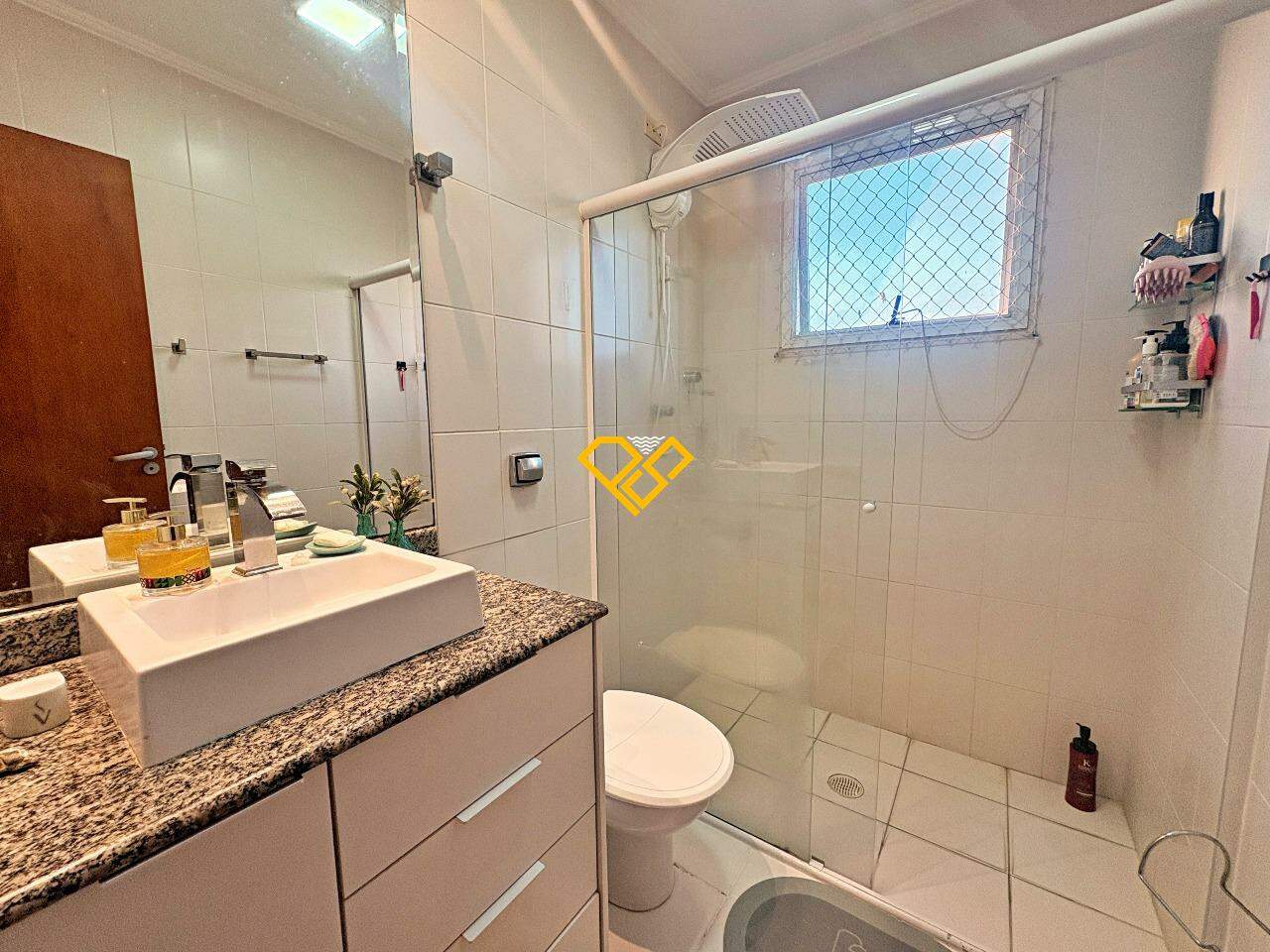 Apartamento à venda no Encruzilhada: Wc social
