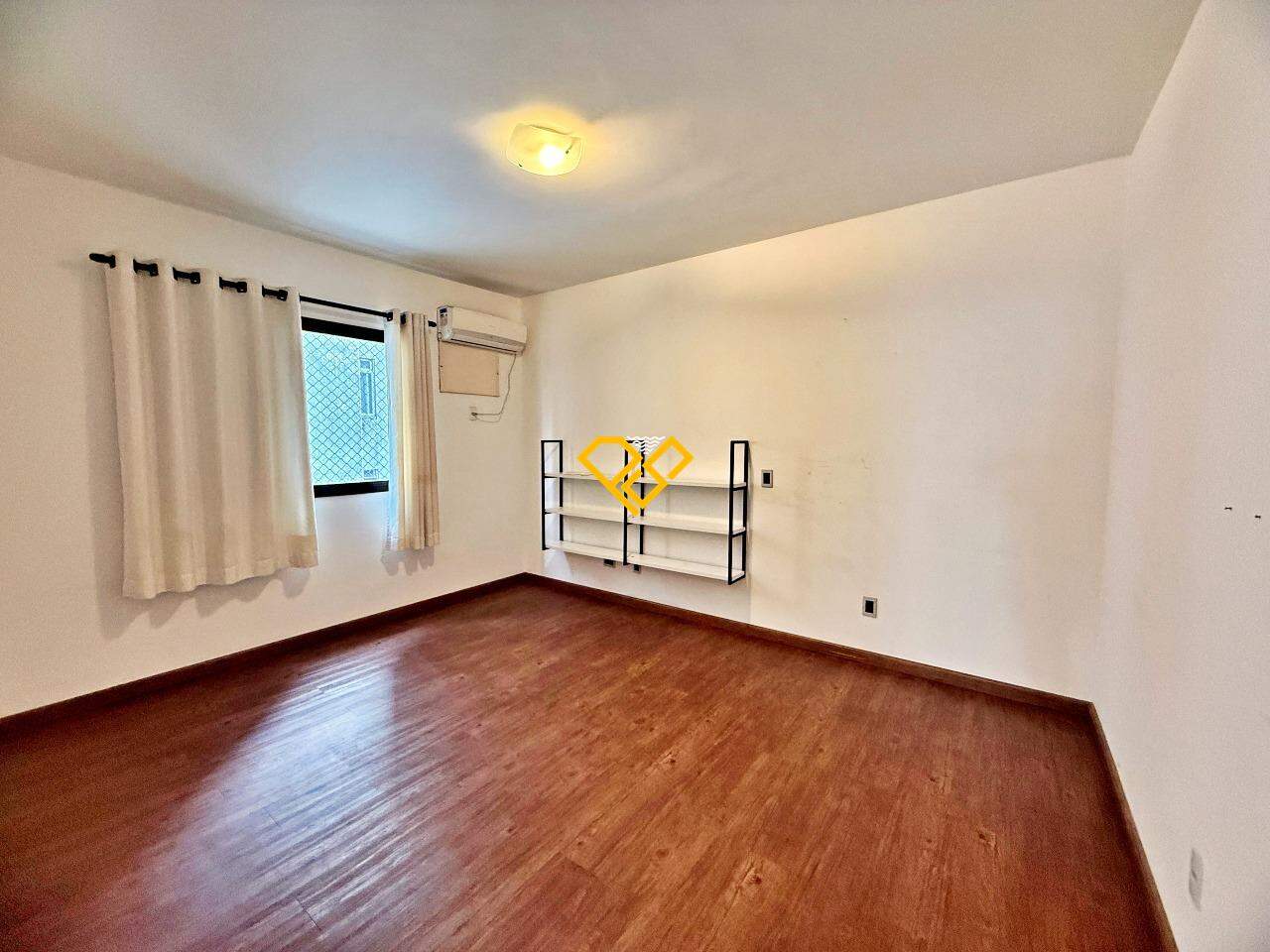 Apartamento à venda no Embaré: Suíte 1 - master