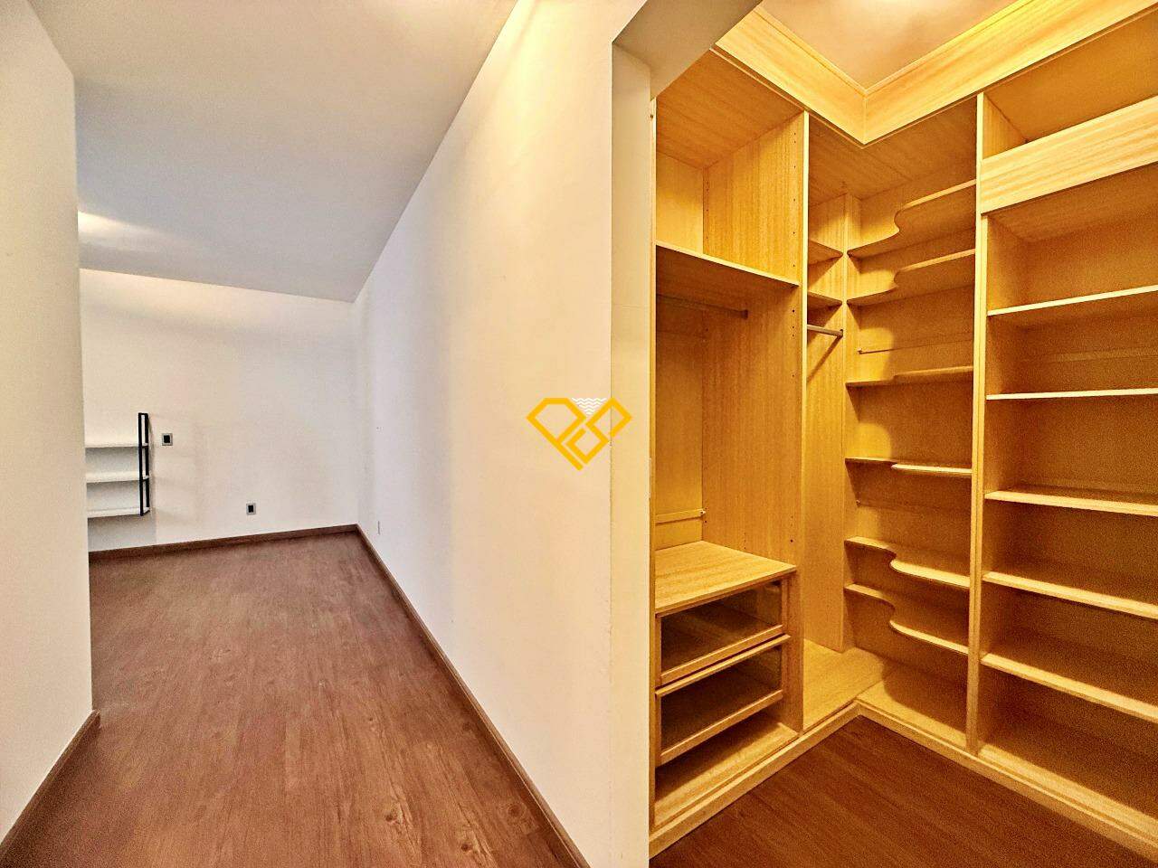 Apartamento à venda no Embaré: Suíte 1 - master - closet
