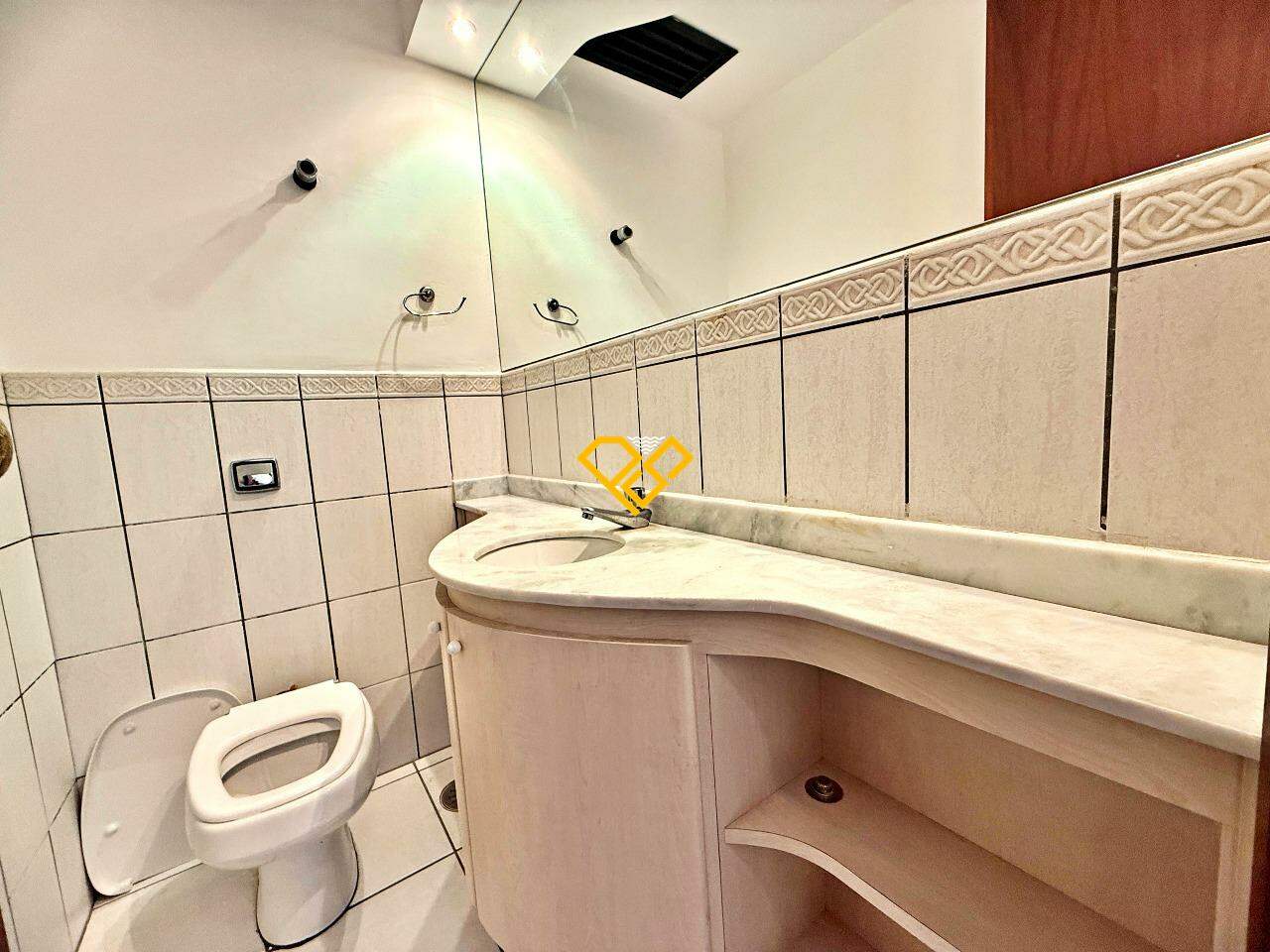 Apartamento à venda no Embaré: Lavabo