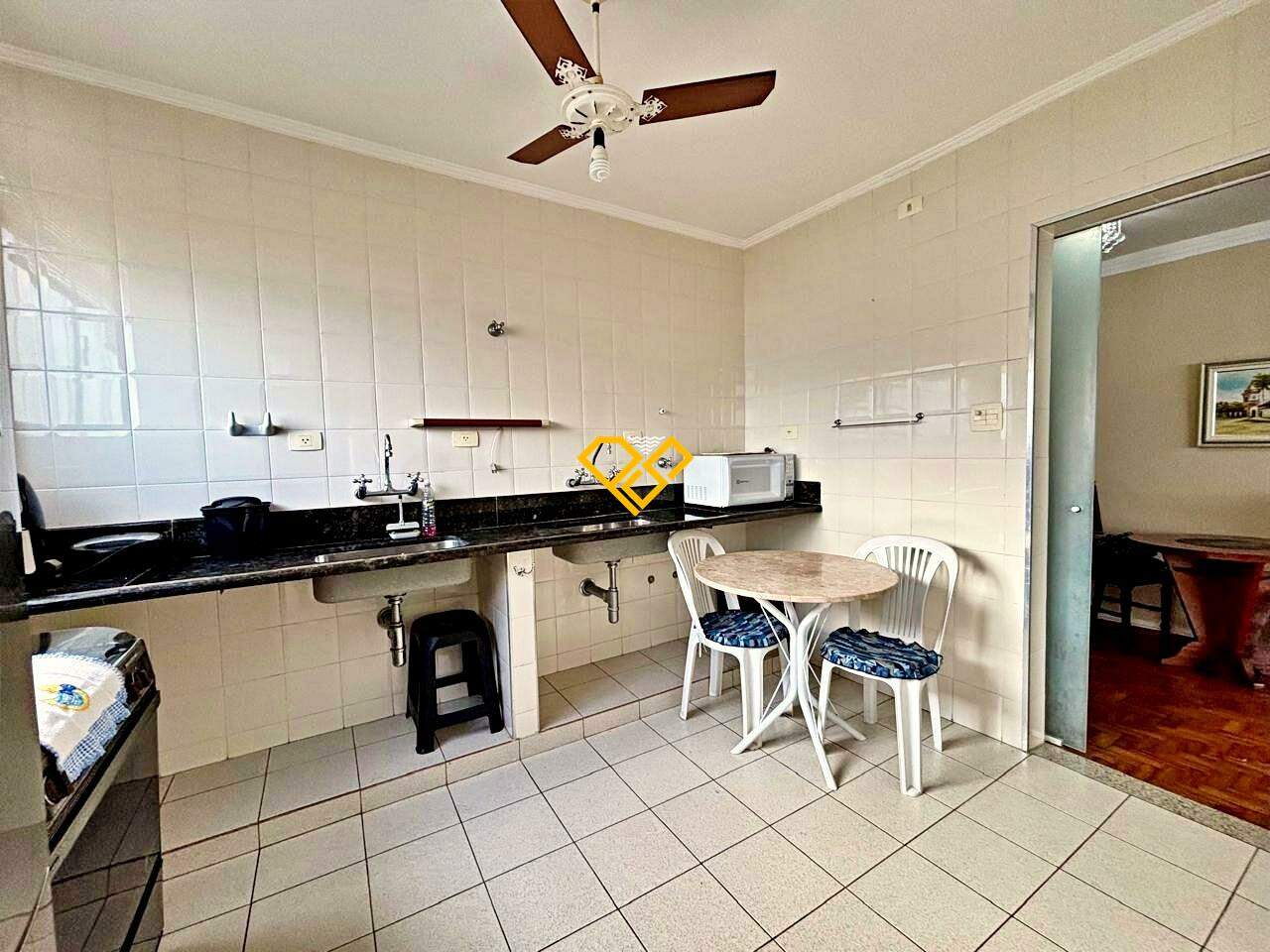 Apartamento à venda no Gonzaga: Cozinha