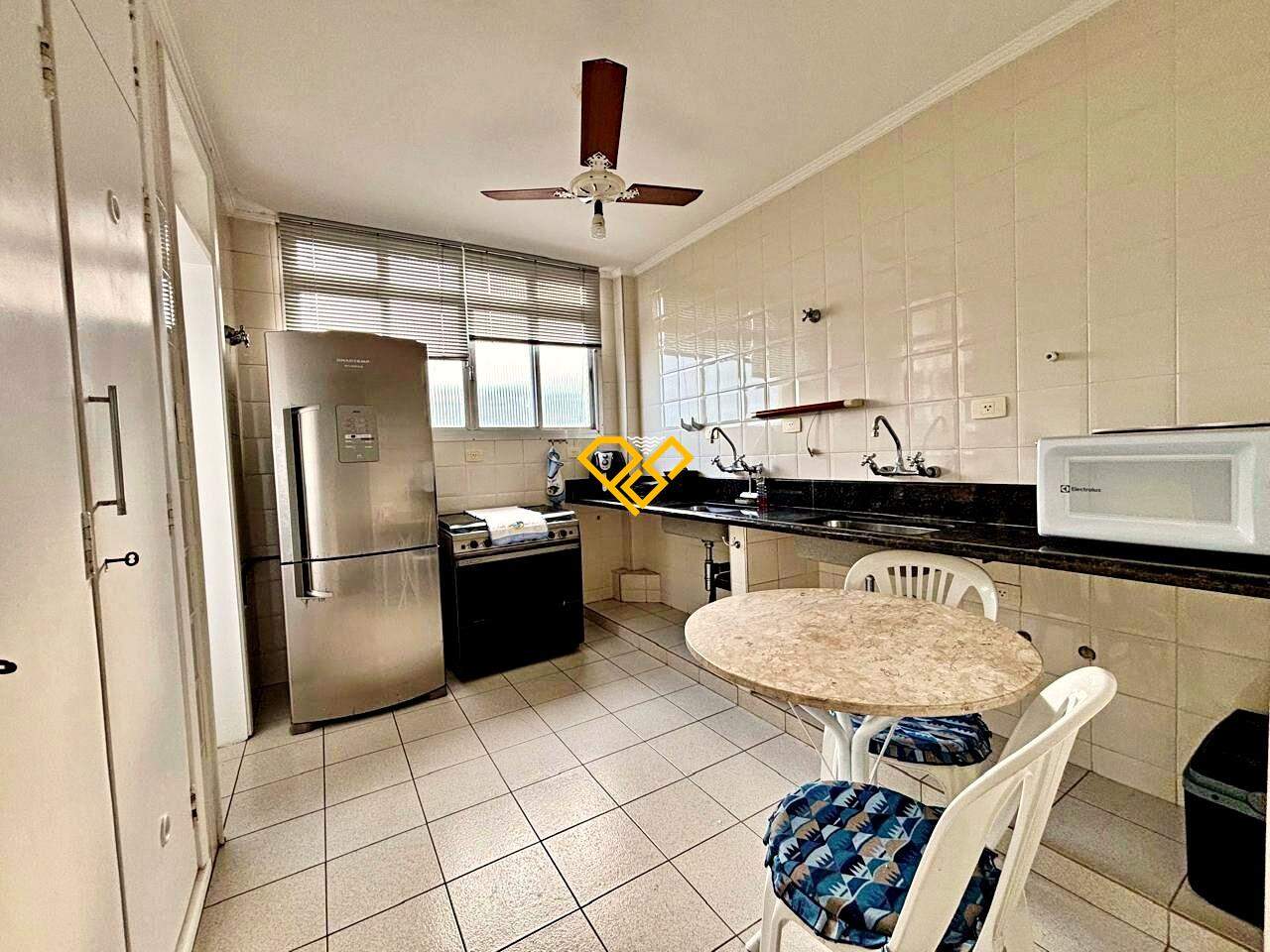Apartamento à venda no Gonzaga: Cozinha