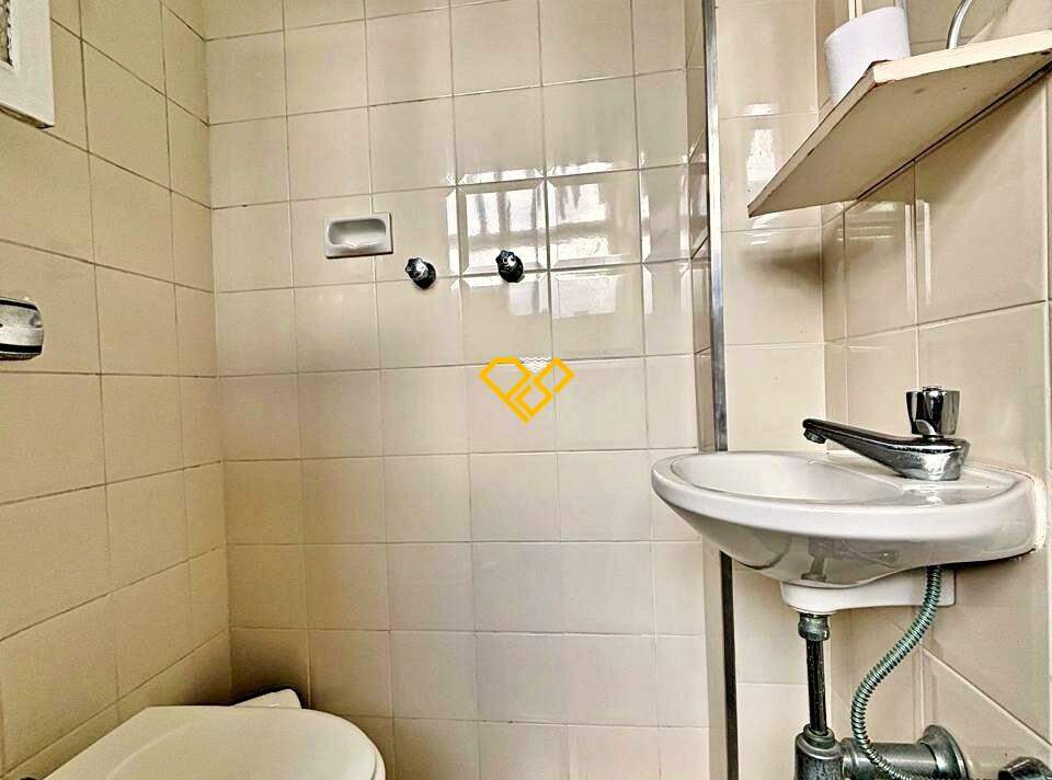 Apartamento à venda no Gonzaga: Wc de serviço