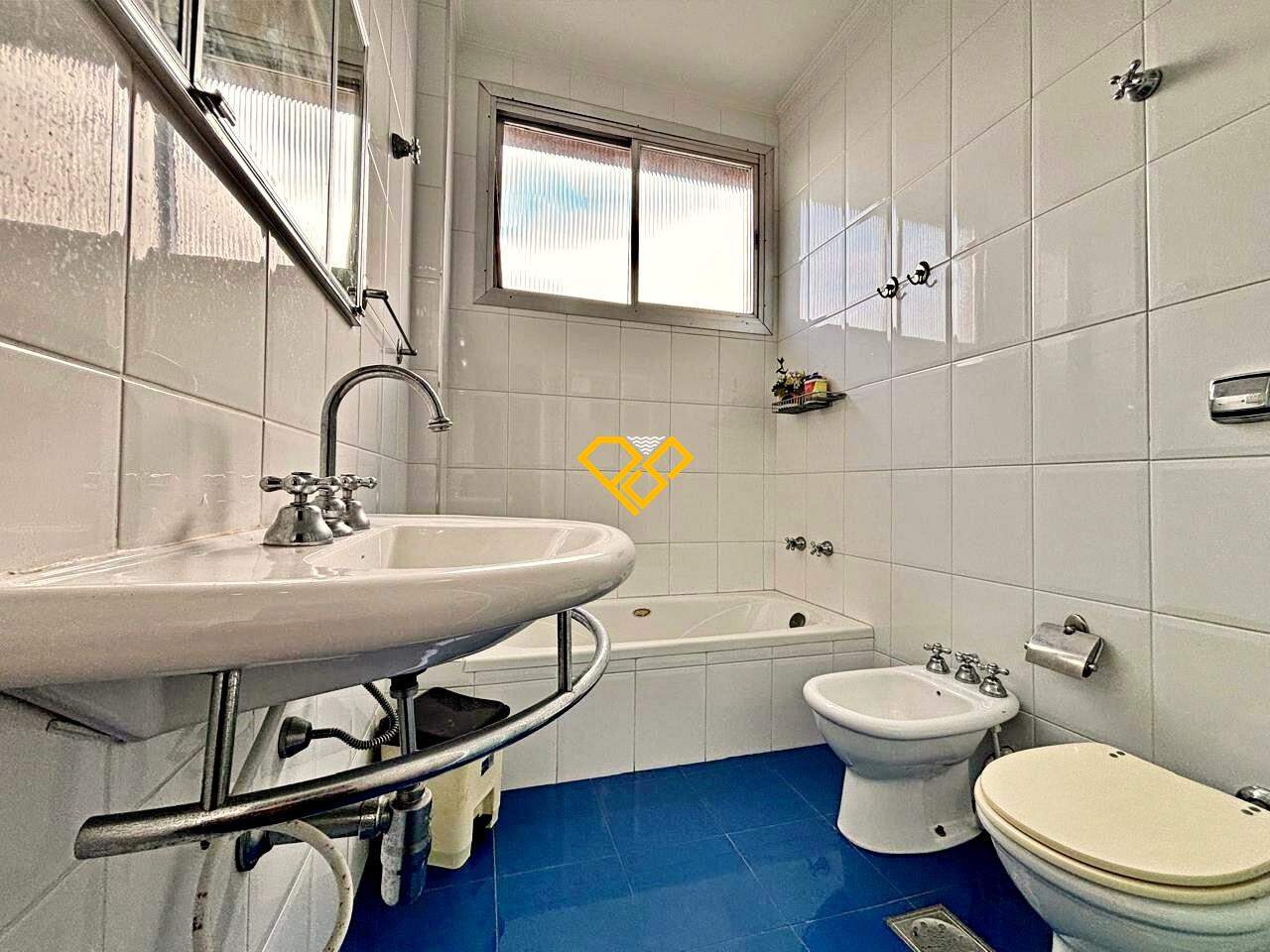 Apartamento à venda no Gonzaga: Wc social