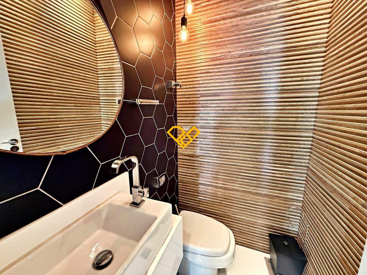 Cobertura à venda no Boqueirão: Lavabo