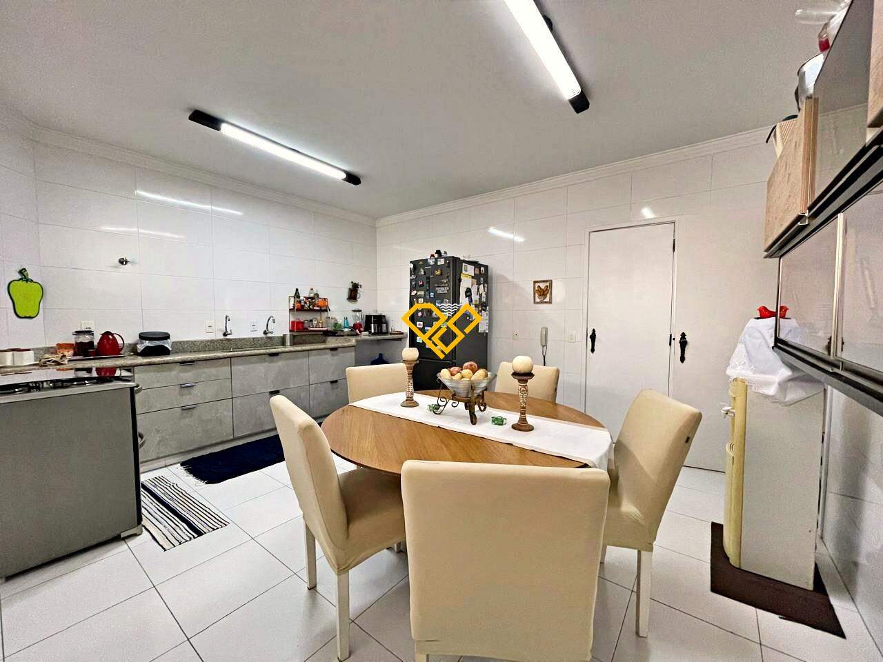 Apartamento à venda no Gonzaga: Cozinha