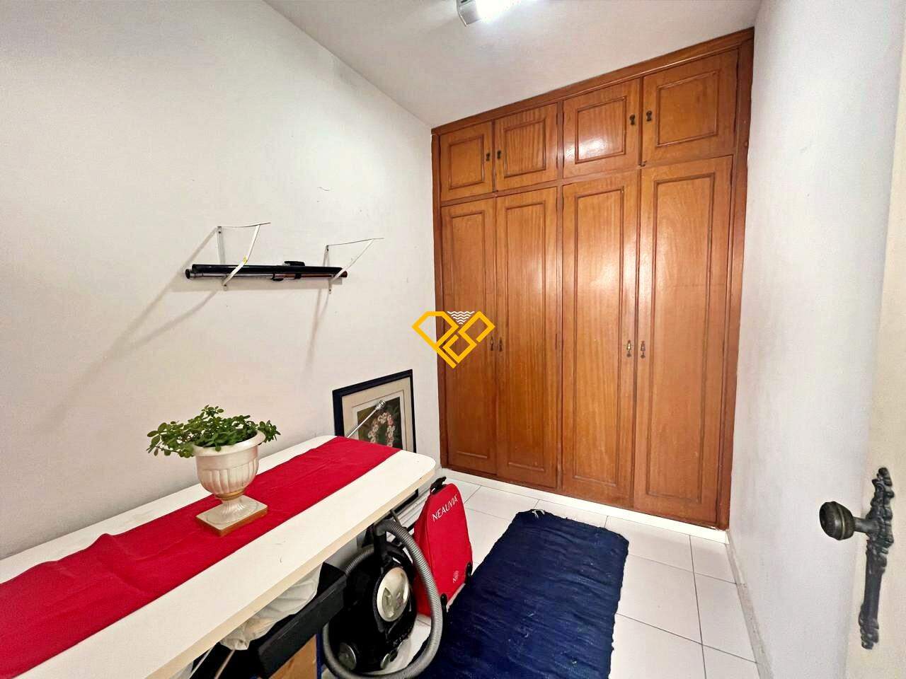 Apartamento à venda no Gonzaga: Dependência