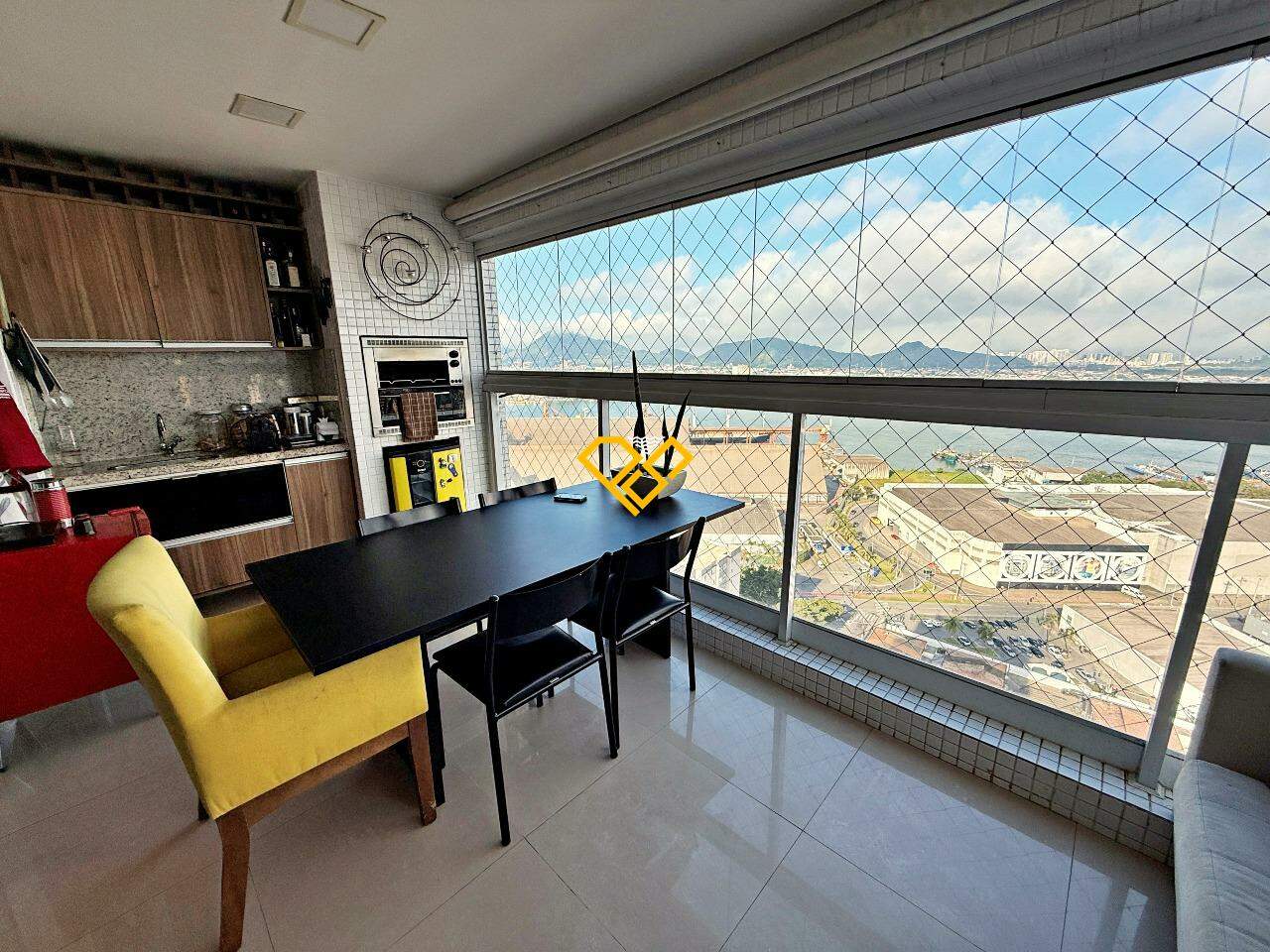 Apartamento à venda no Ponta da Praia: Varanda