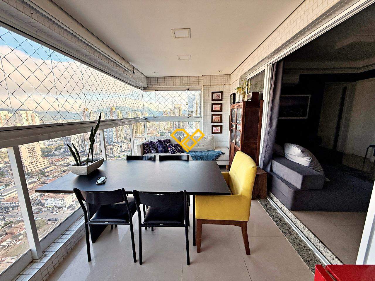 Apartamento à venda no Ponta da Praia: Varanda