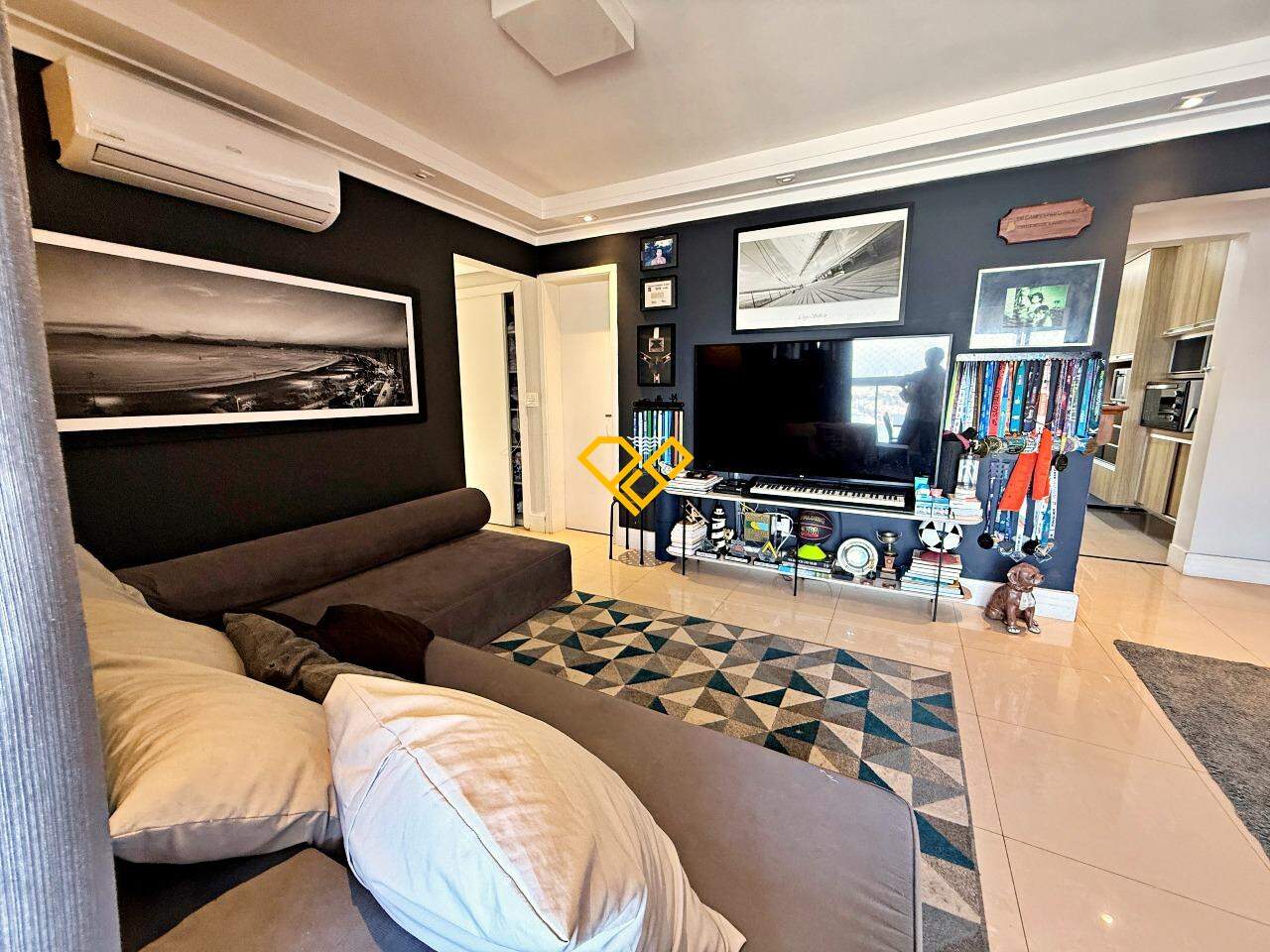 Apartamento à venda no Ponta da Praia: Sala
