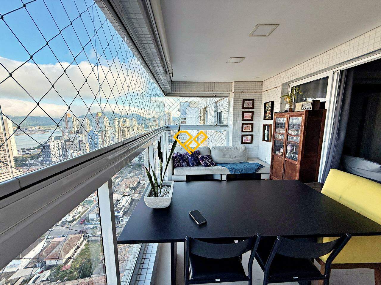 Apartamento à venda no Ponta da Praia: Varanda