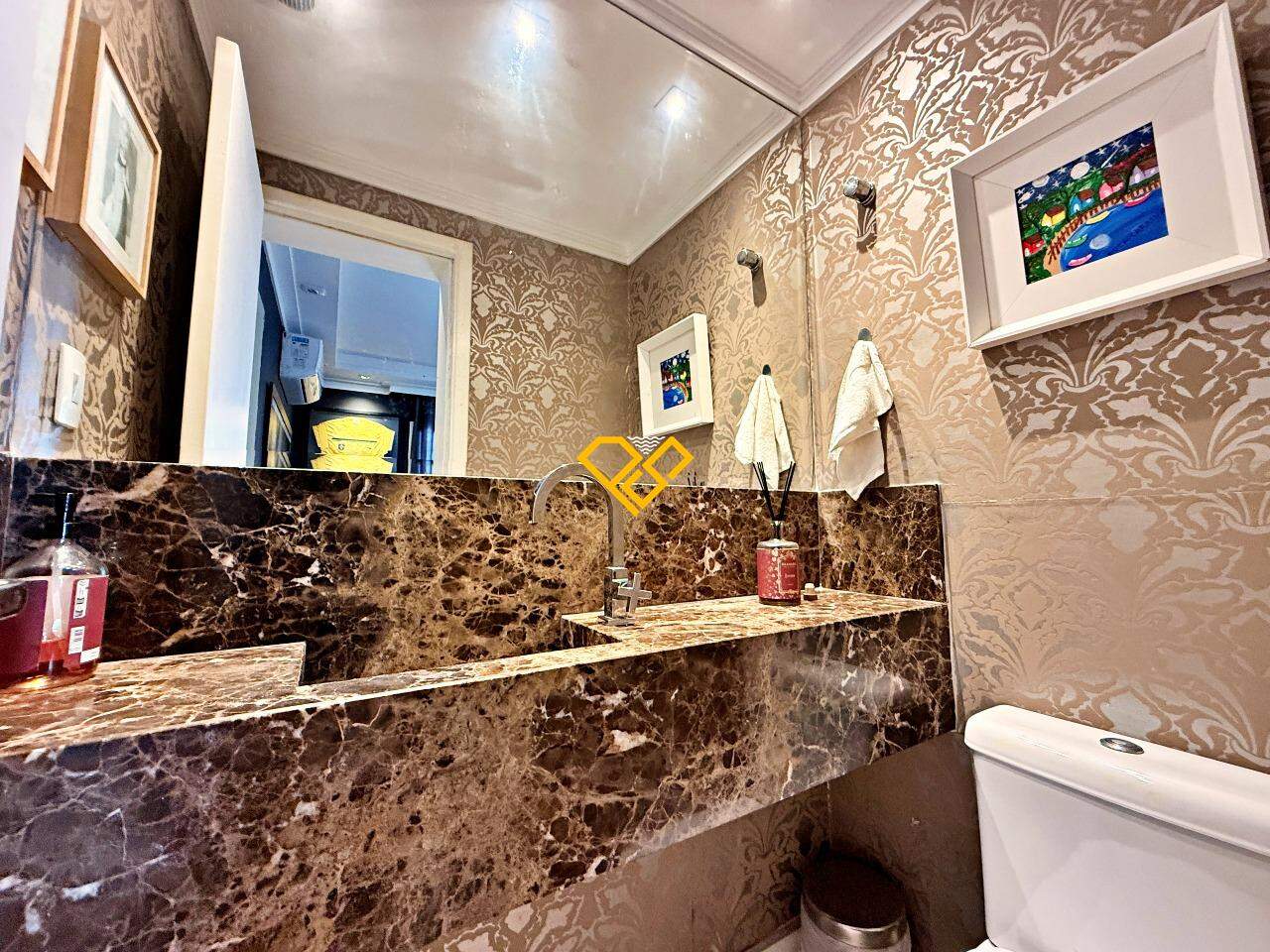 Apartamento à venda no Ponta da Praia: Lavabo