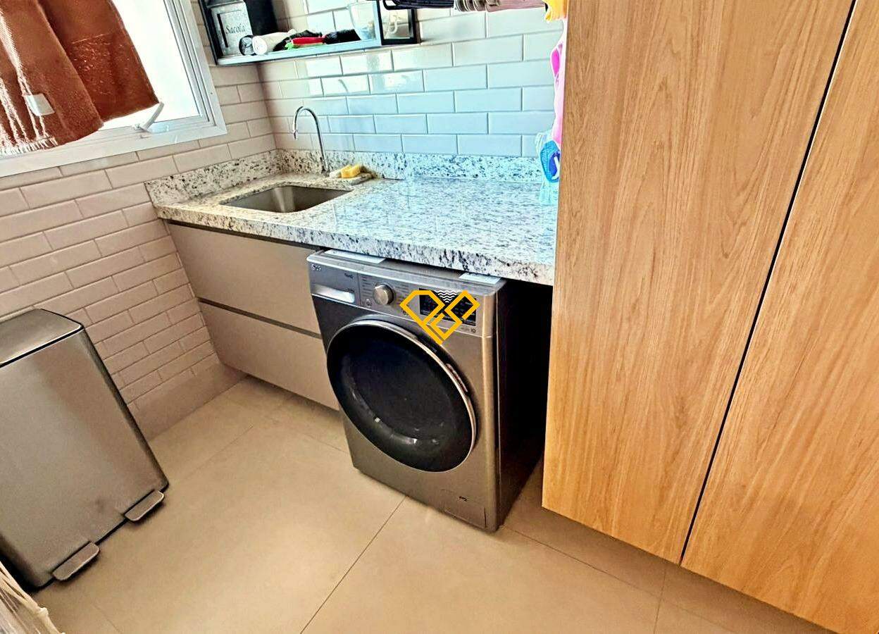 Apartamento à venda no Ponta da Praia: Área de serviço