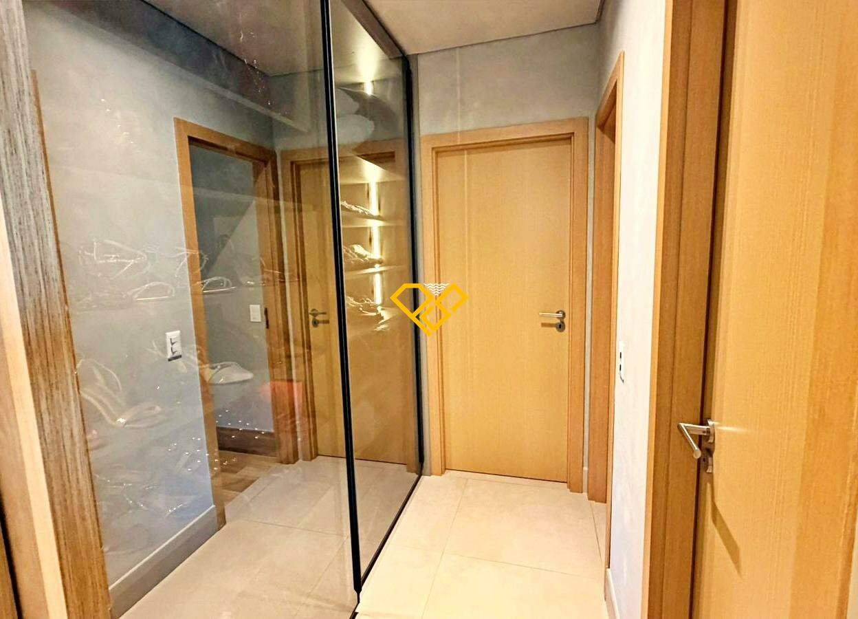 Apartamento à venda no Ponta da Praia: Suíte 1