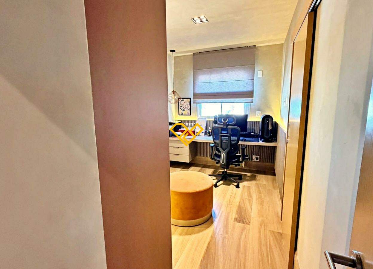 Apartamento à venda no Ponta da Praia: Suíte 2