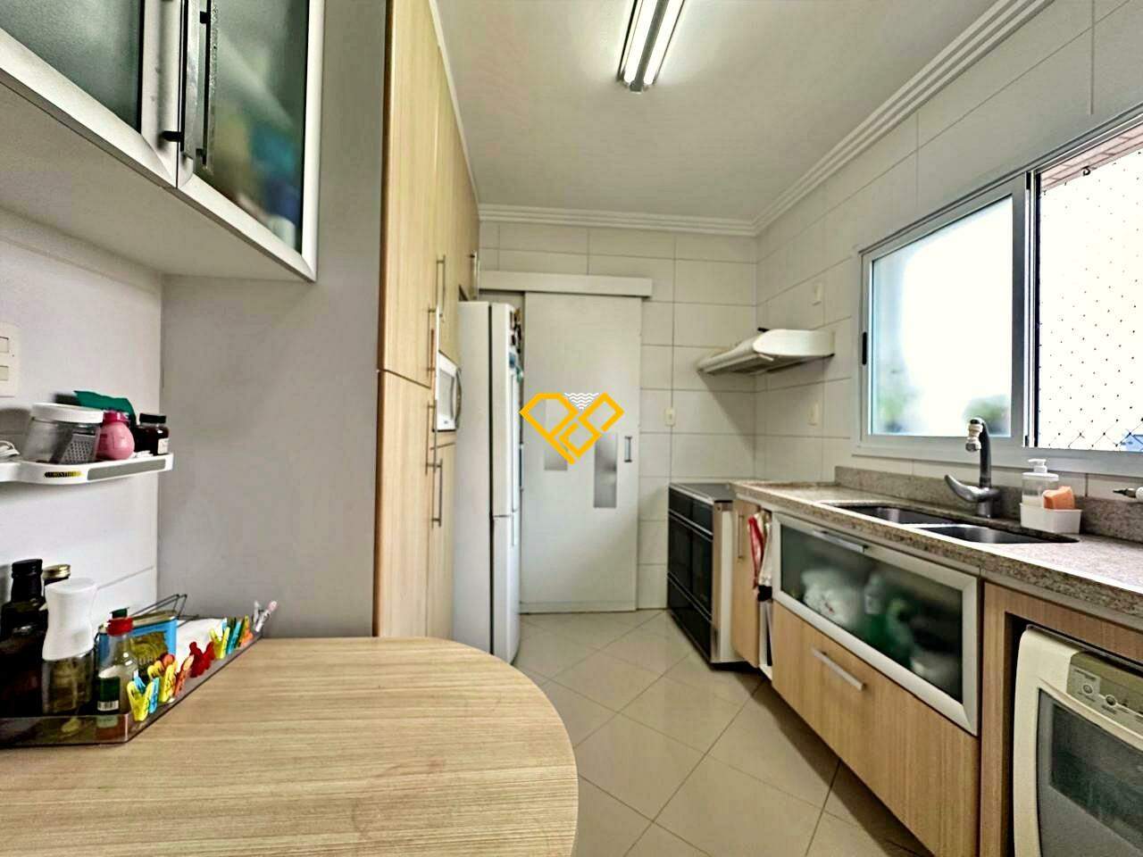 Apartamento à venda no Ponta da Praia: Cozinha