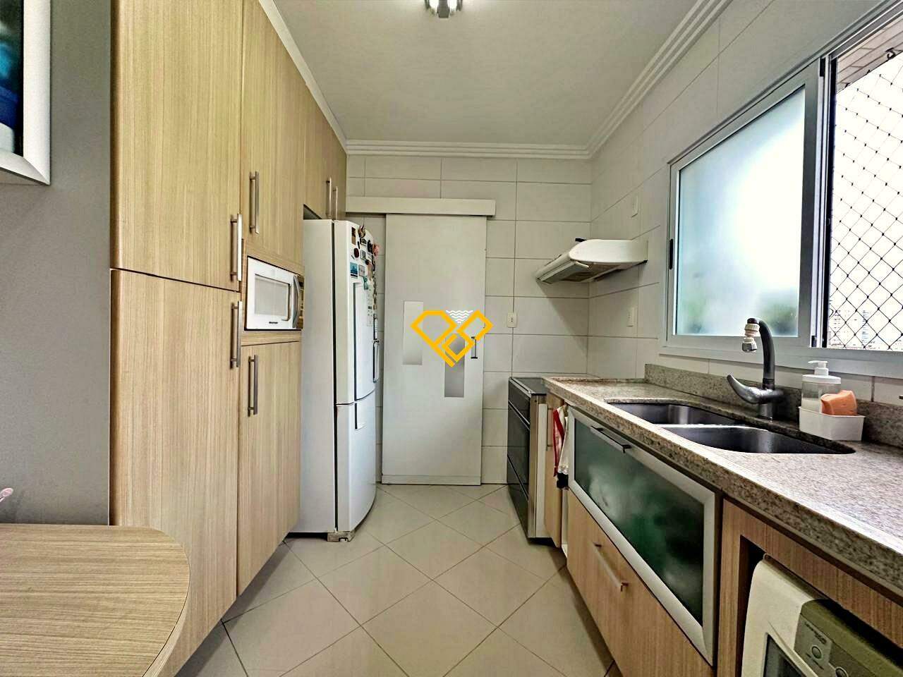Apartamento à venda no Ponta da Praia: Cozinha
