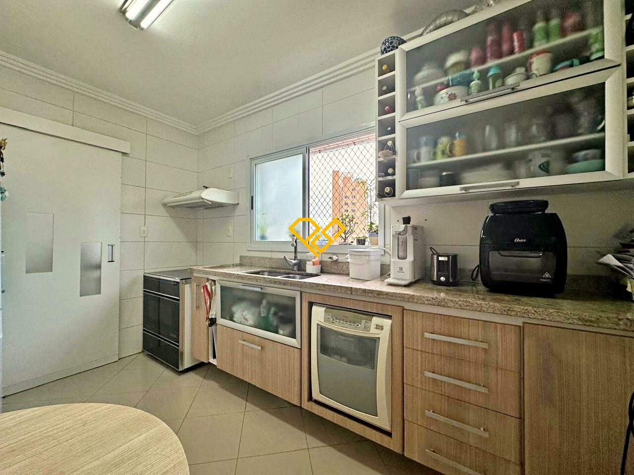 Apartamento à venda no Ponta da Praia: Cozinha