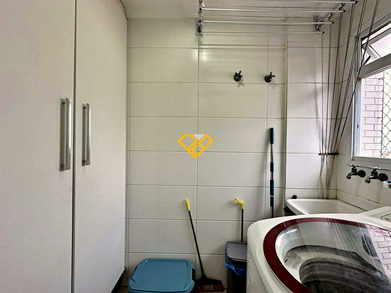 Apartamento à venda no Ponta da Praia: Área de serviço