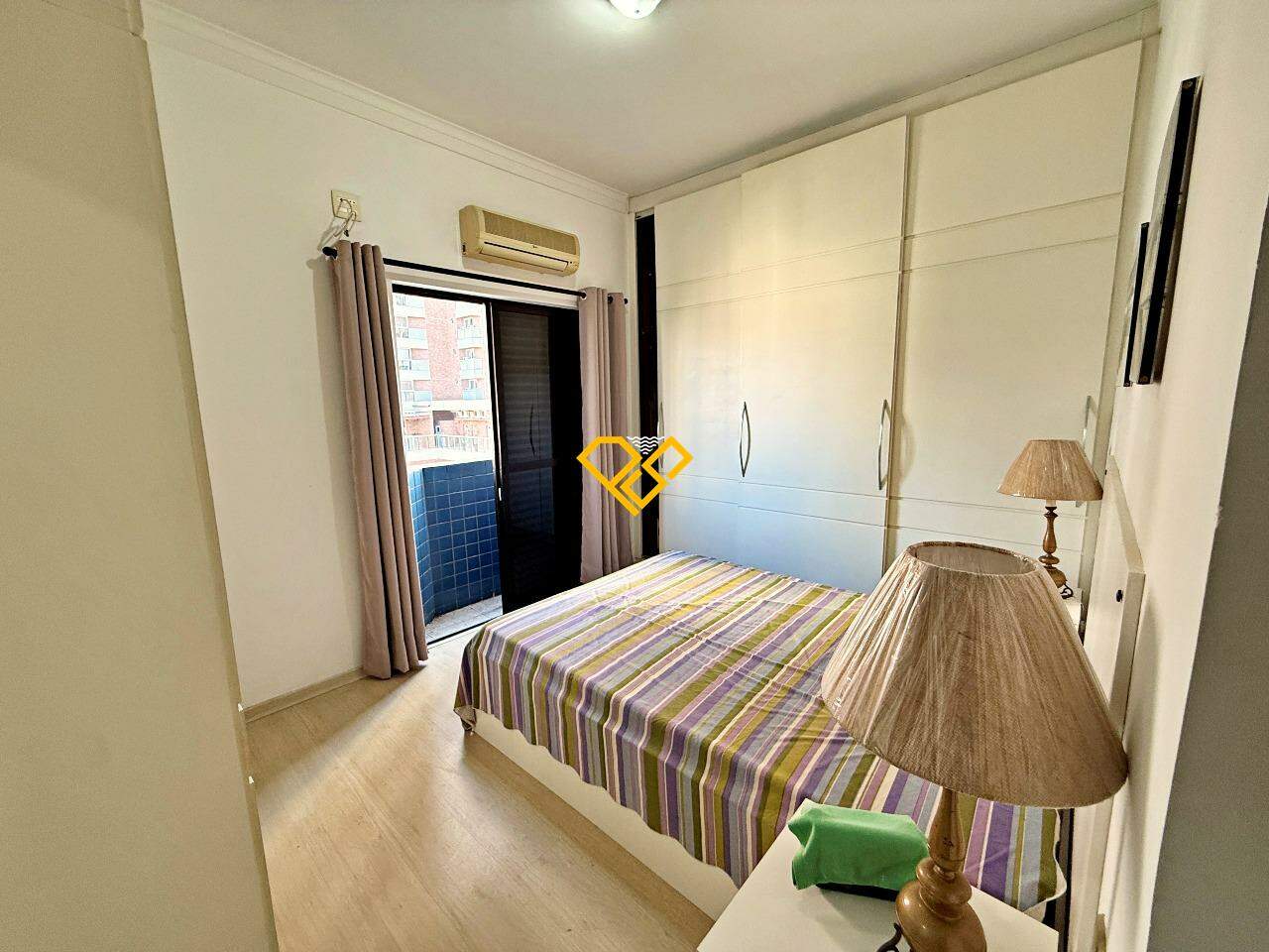Apartamento à venda no Embaré: Dormitório 1 - suíte