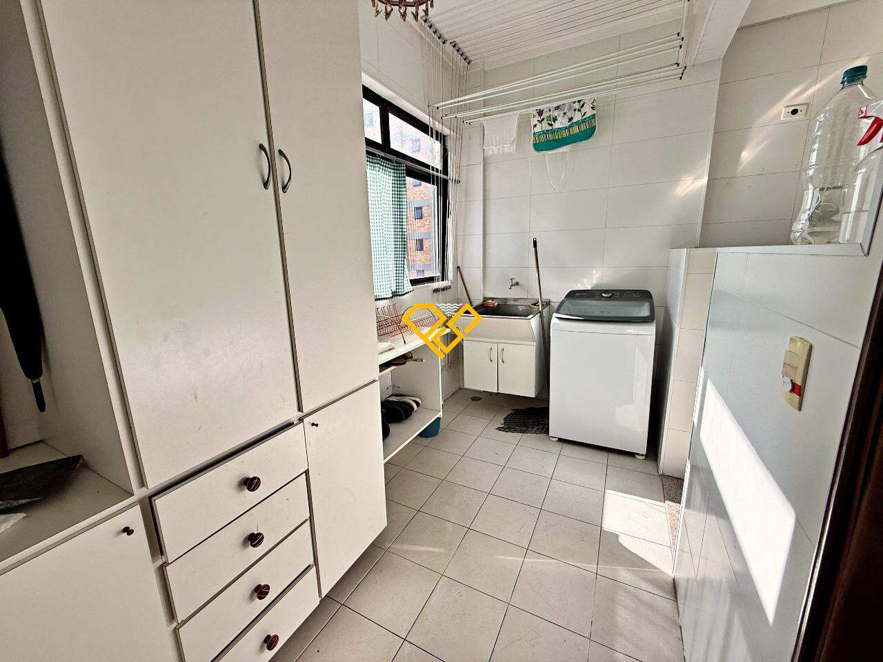 Apartamento à venda no Embaré: Área de serviço