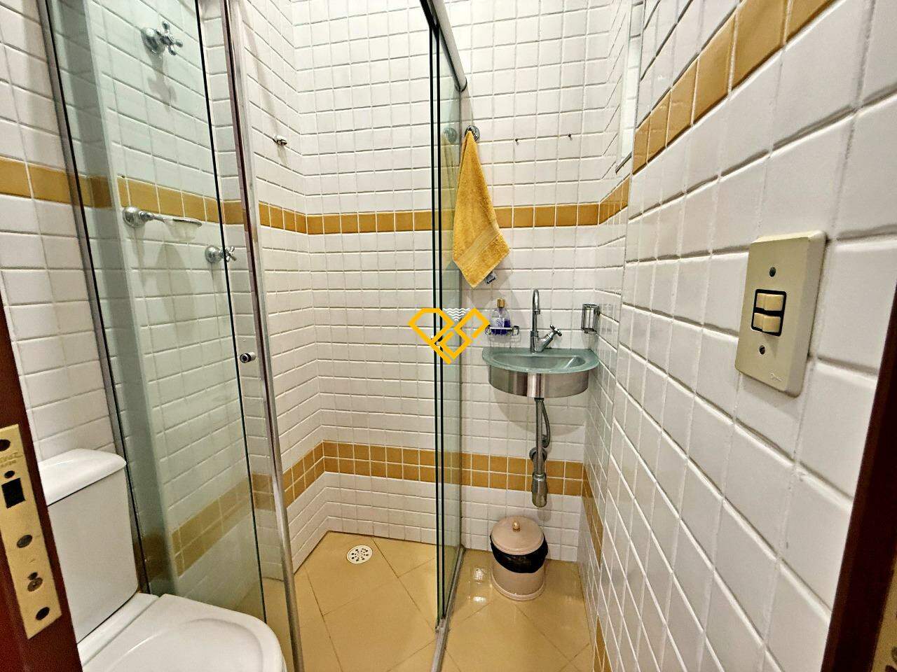 Apartamento à venda no Embaré: Wc de serviço