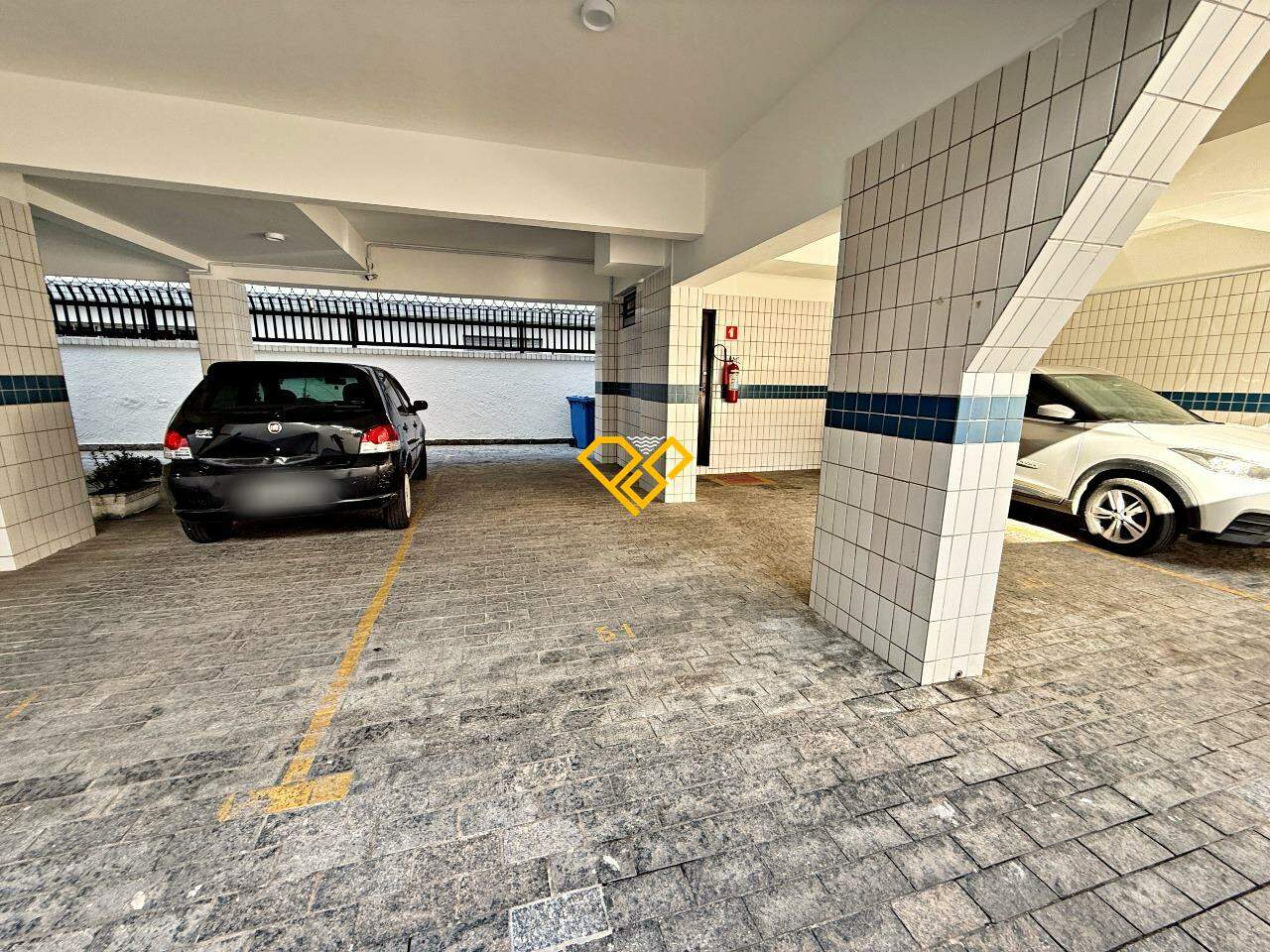 Apartamento à venda no Embaré: Garagem