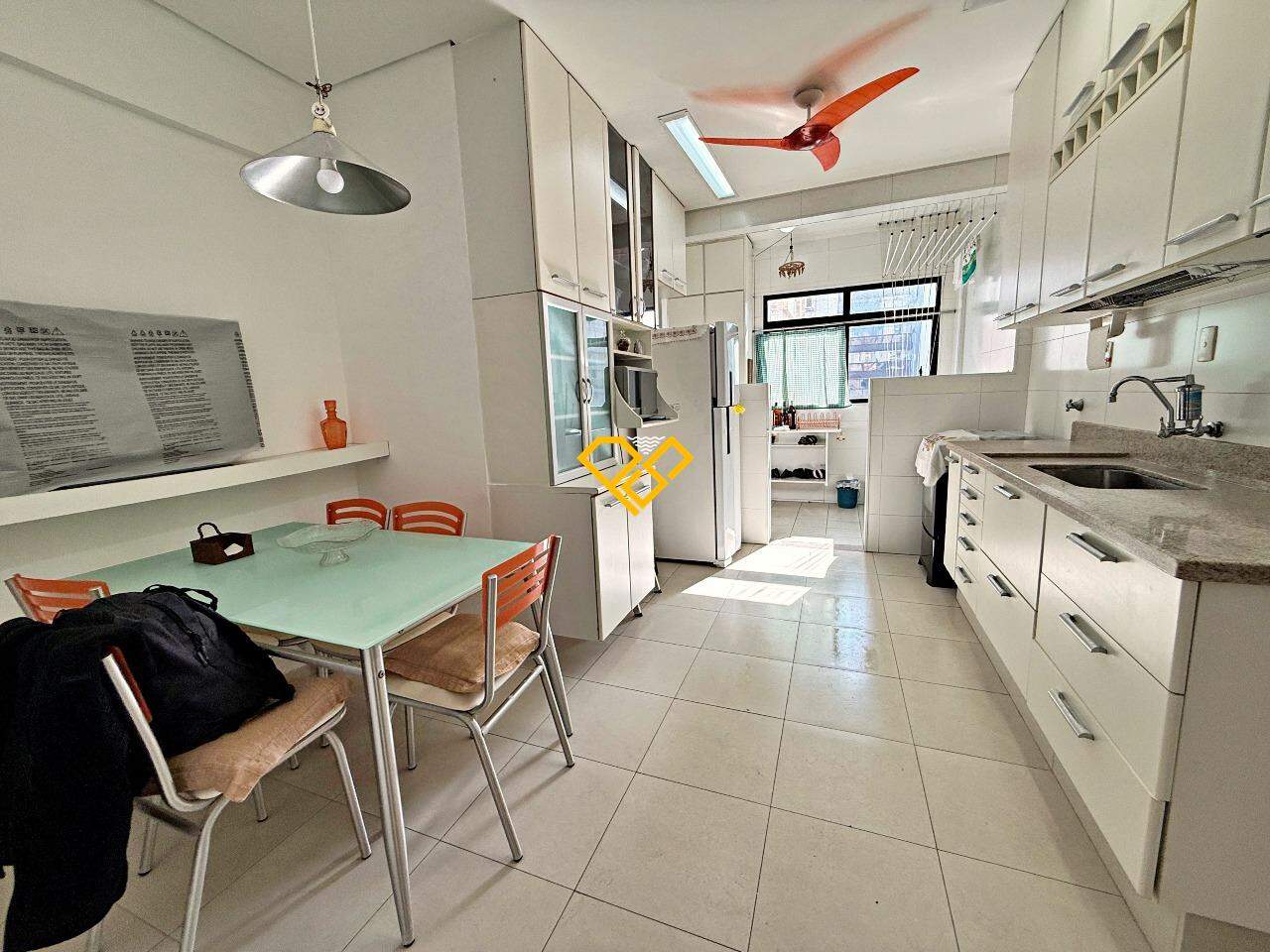 Apartamento à venda no Embaré: Cozinha