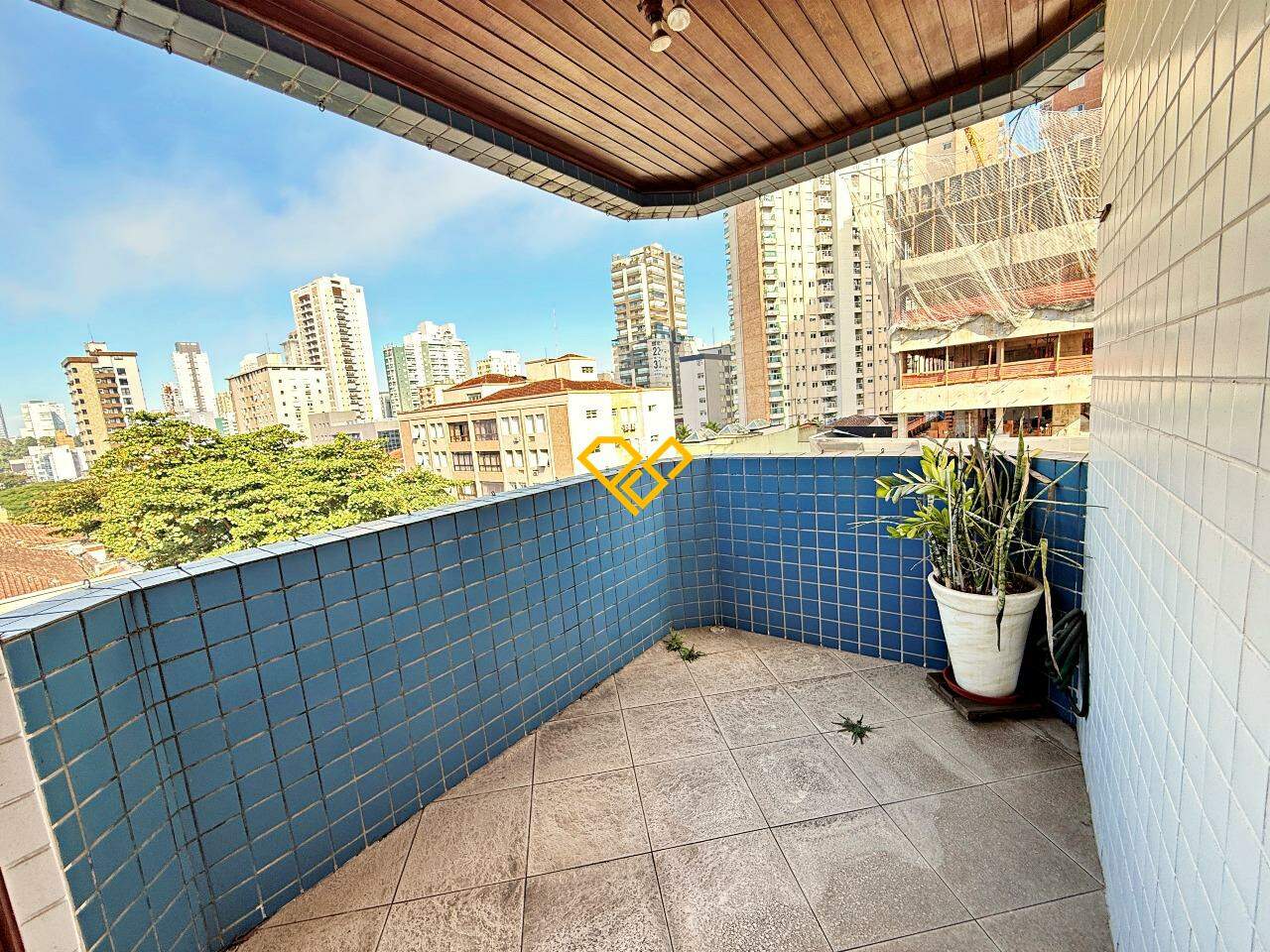 Apartamento à venda no Embaré: Varanda