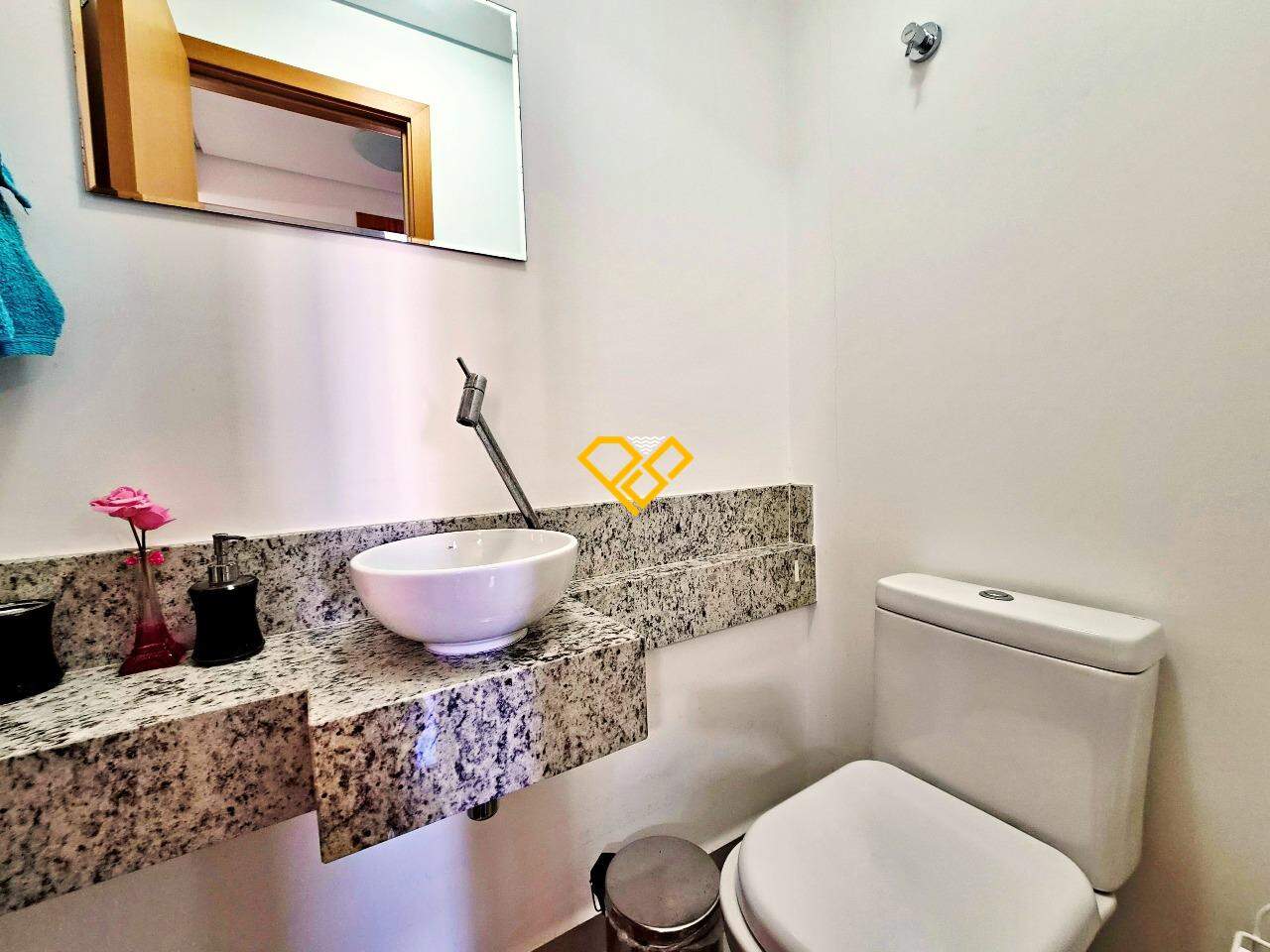 Apartamento à venda no Embaré: Lavabo
