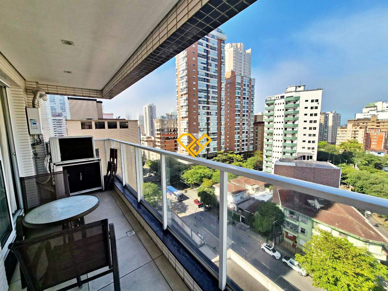 Apartamento à venda no Embaré: Varanda