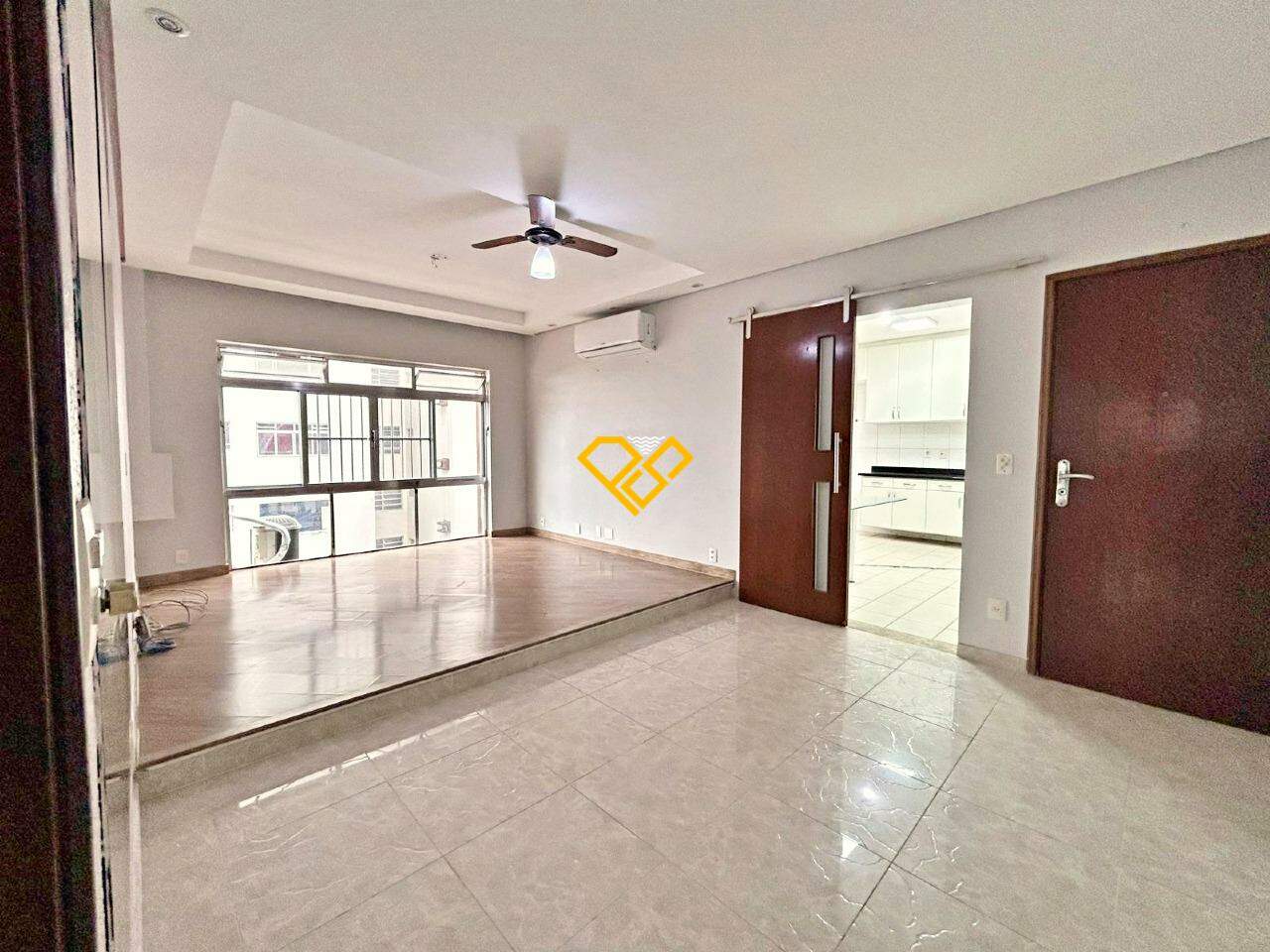 Apartamento à venda no Embaré: Sala
