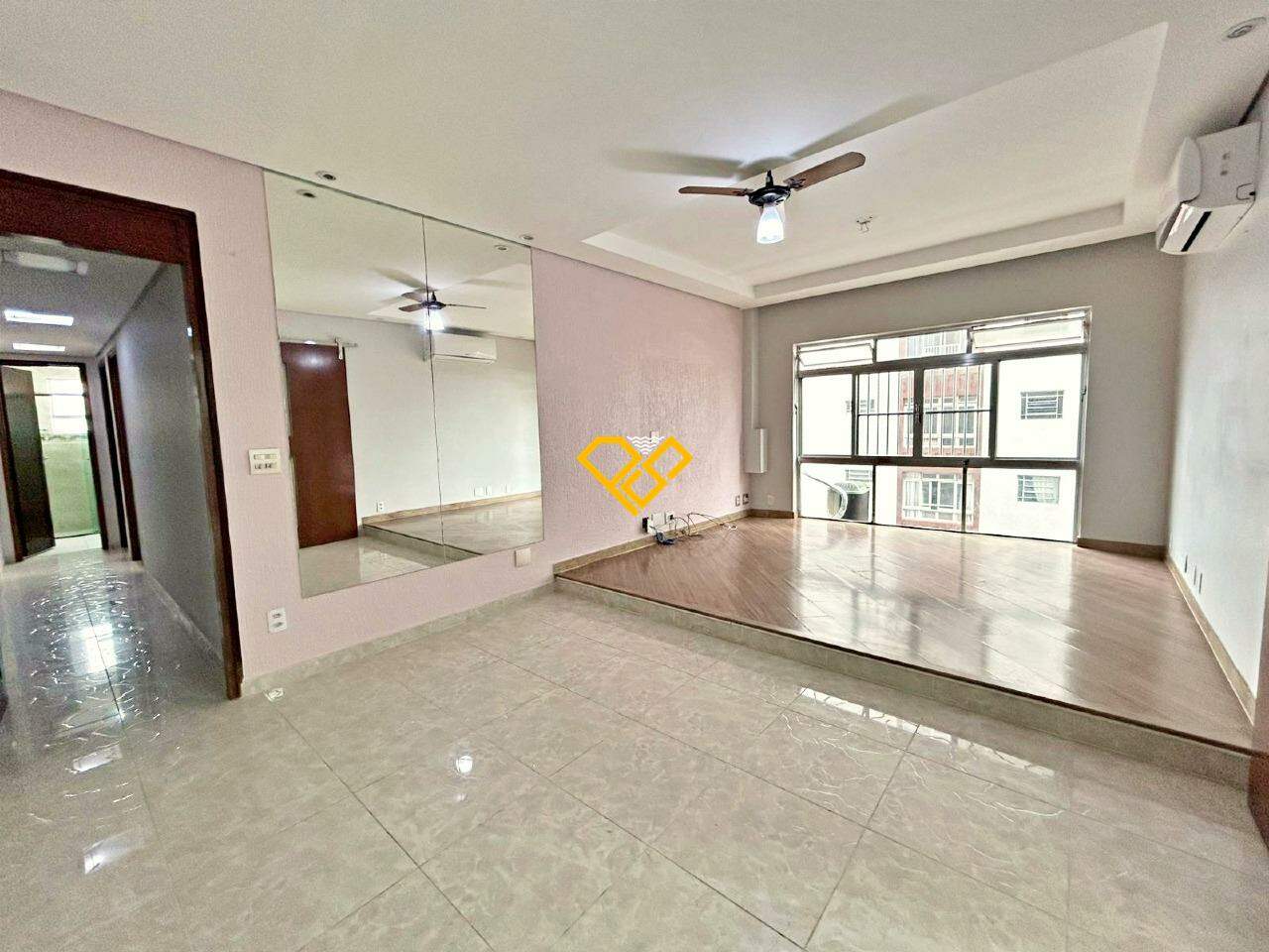 Apartamento à venda no Embaré: Sala