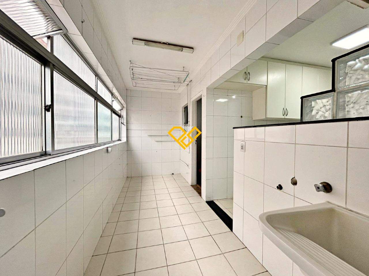 Apartamento à venda no Embaré: Área de serviço