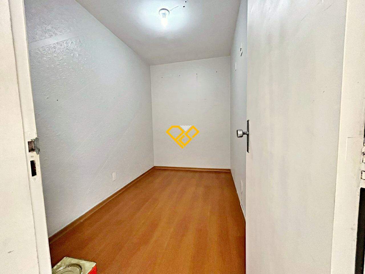Apartamento à venda no Embaré: Dependência