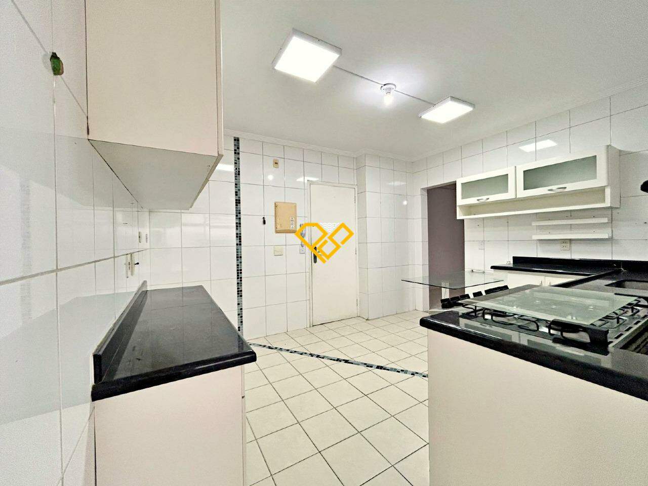 Apartamento à venda no Embaré: Cozinha