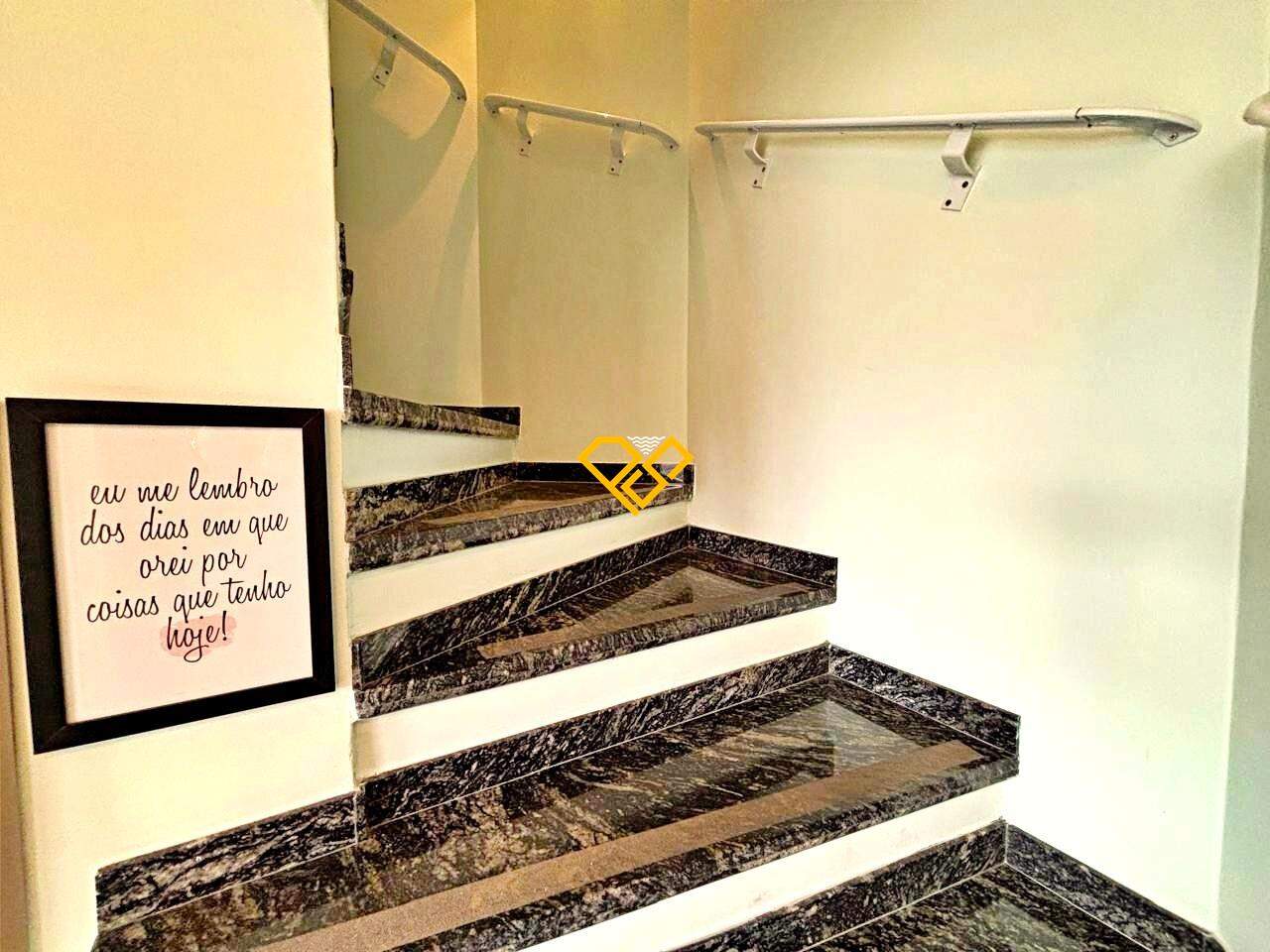 Apartamento Duplex à venda no Pompéia: Escada