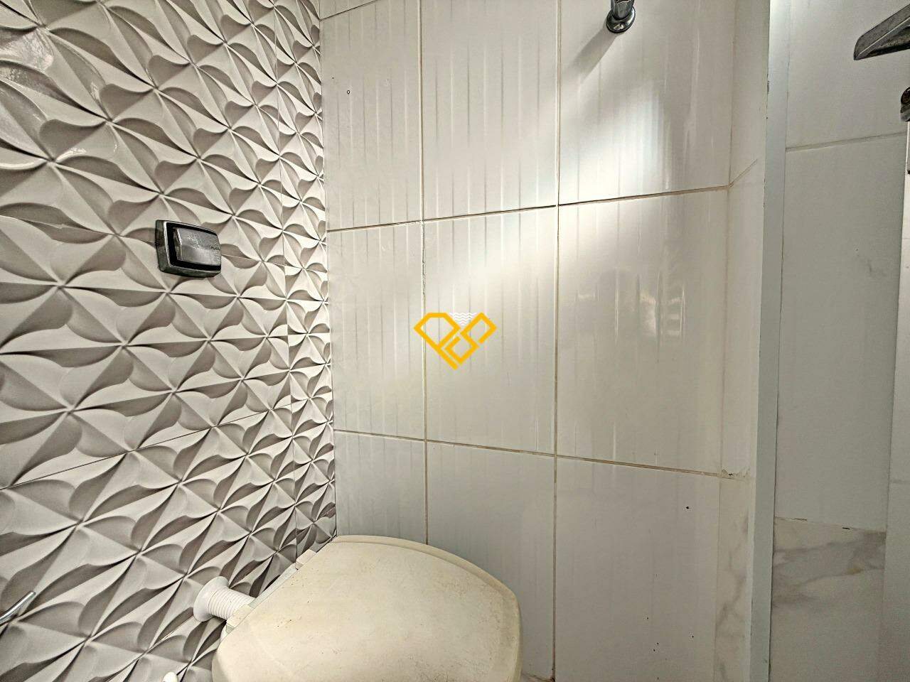 Apartamento à venda no Gonzaga: Wc de serviço