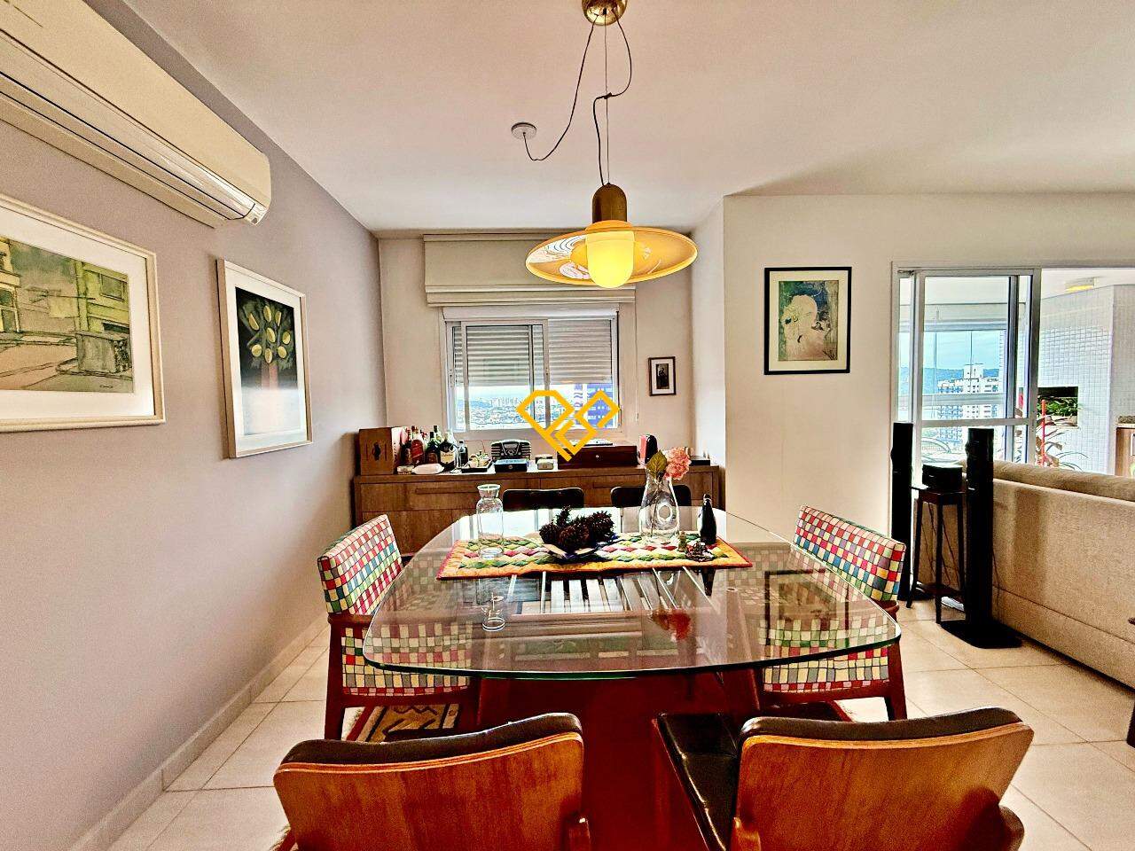 Apartamento à venda no Ponta da Praia: Sala