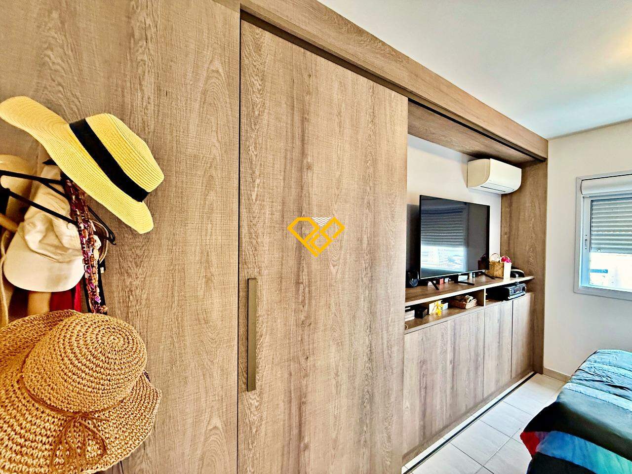 Apartamento à venda no Ponta da Praia: Suíte 1