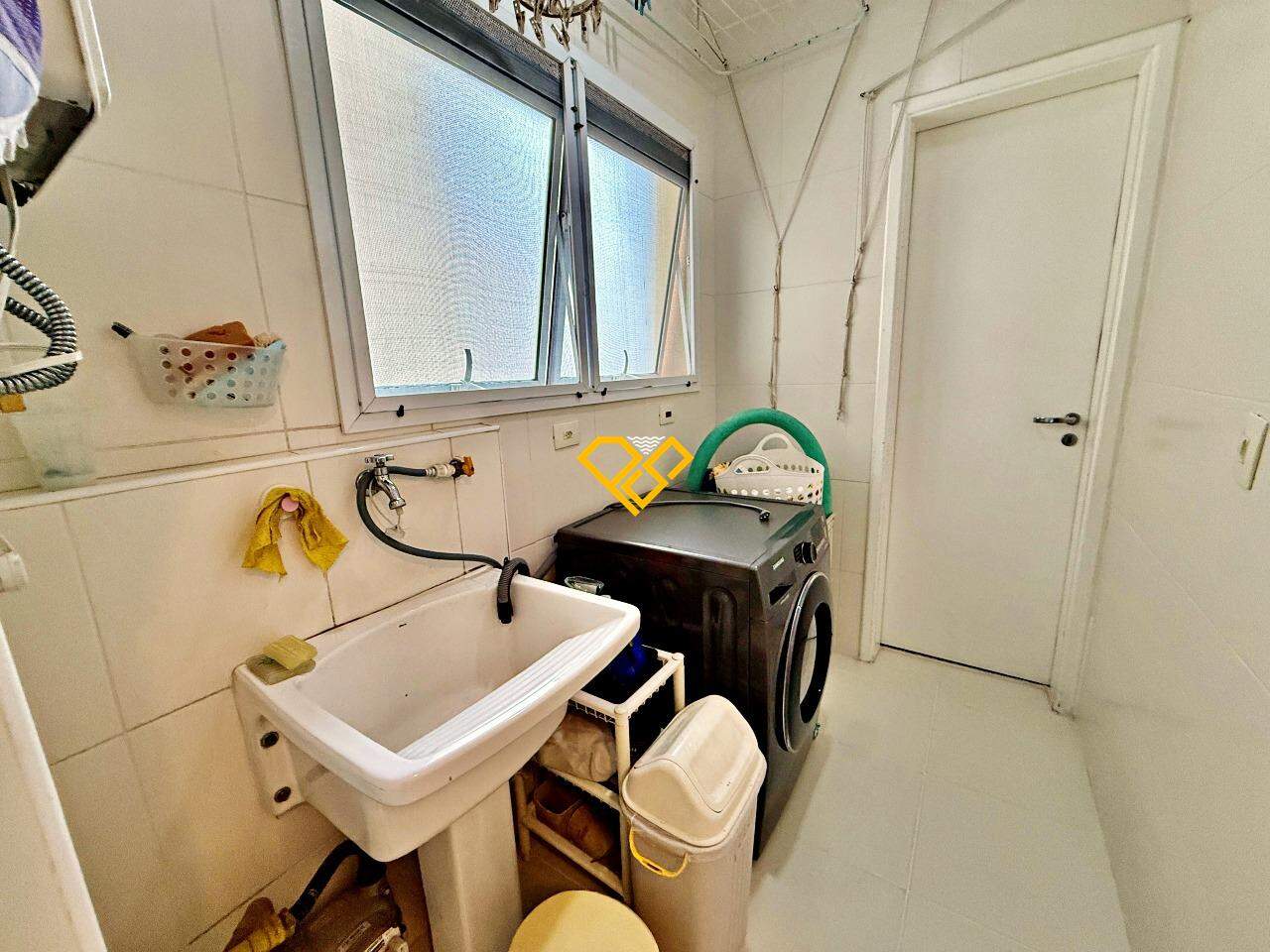 Apartamento à venda no Ponta da Praia: Área de serviço