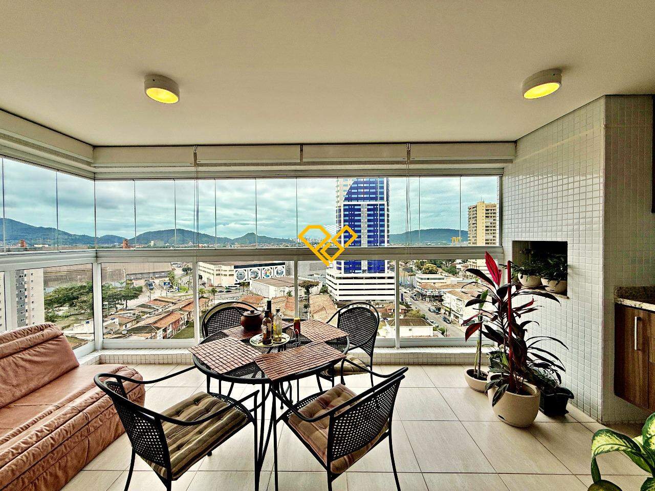 Apartamento à venda no Ponta da Praia: Varanda