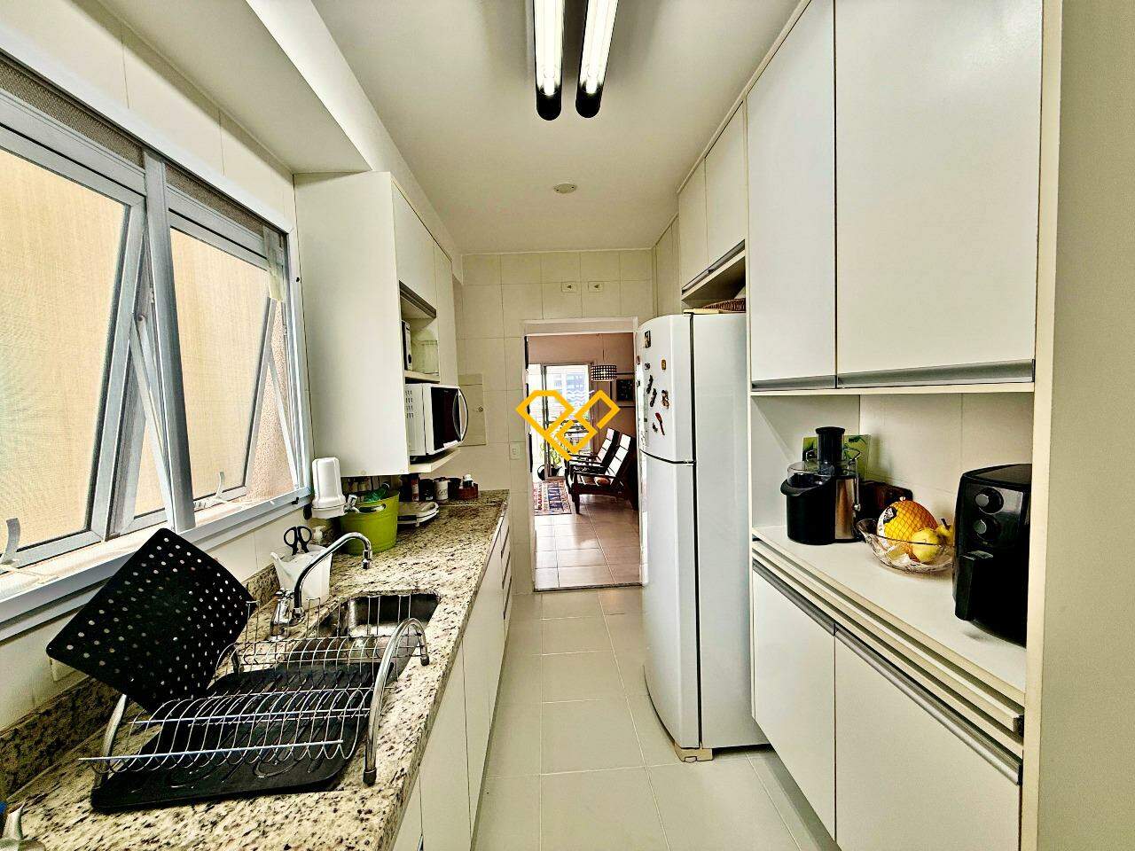 Apartamento à venda no Ponta da Praia: Cozinha