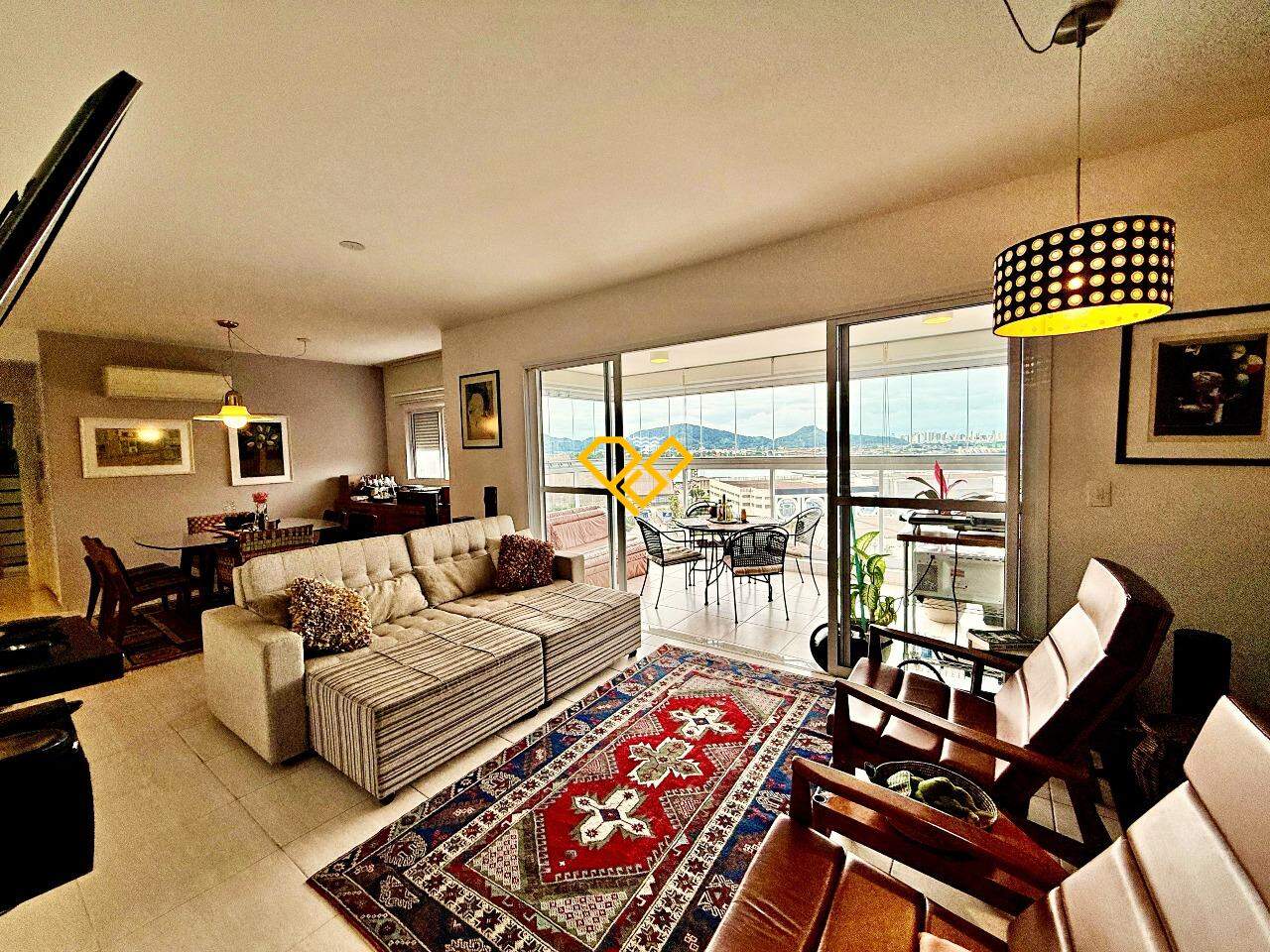 Apartamento à venda no Ponta da Praia: Sala