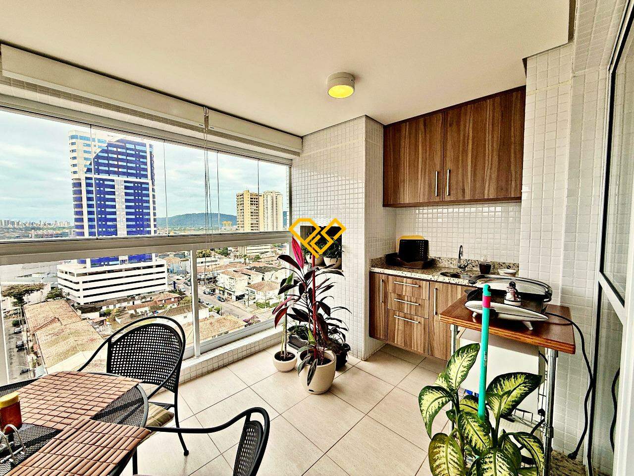 Apartamento à venda no Ponta da Praia: Varanda