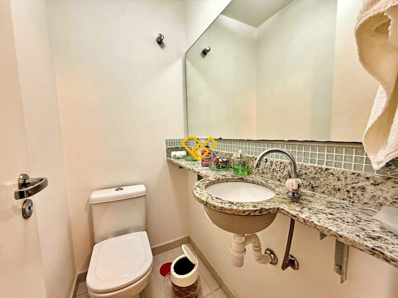 Apartamento à venda no Ponta da Praia: Lavabo